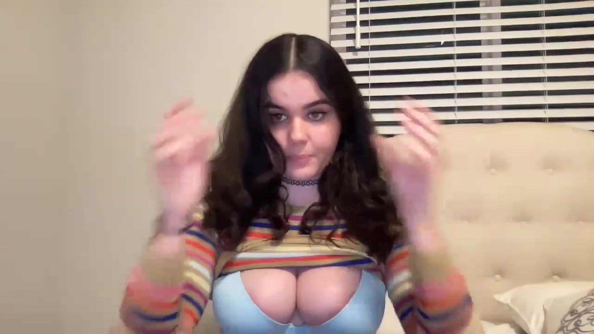 Gallery image thumbnail from Giaislovely's myfreecams stream on, 04/06/2023, 06:07 image 11 of 20