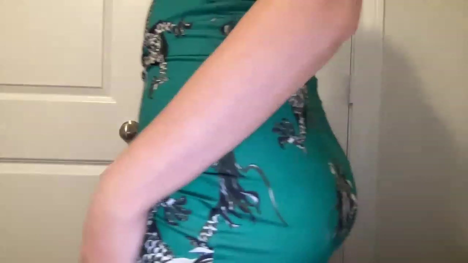 Gallery image thumbnail from Giaislovely's myfreecams stream on, 04/08/2023, 06:47 image 3 of 20