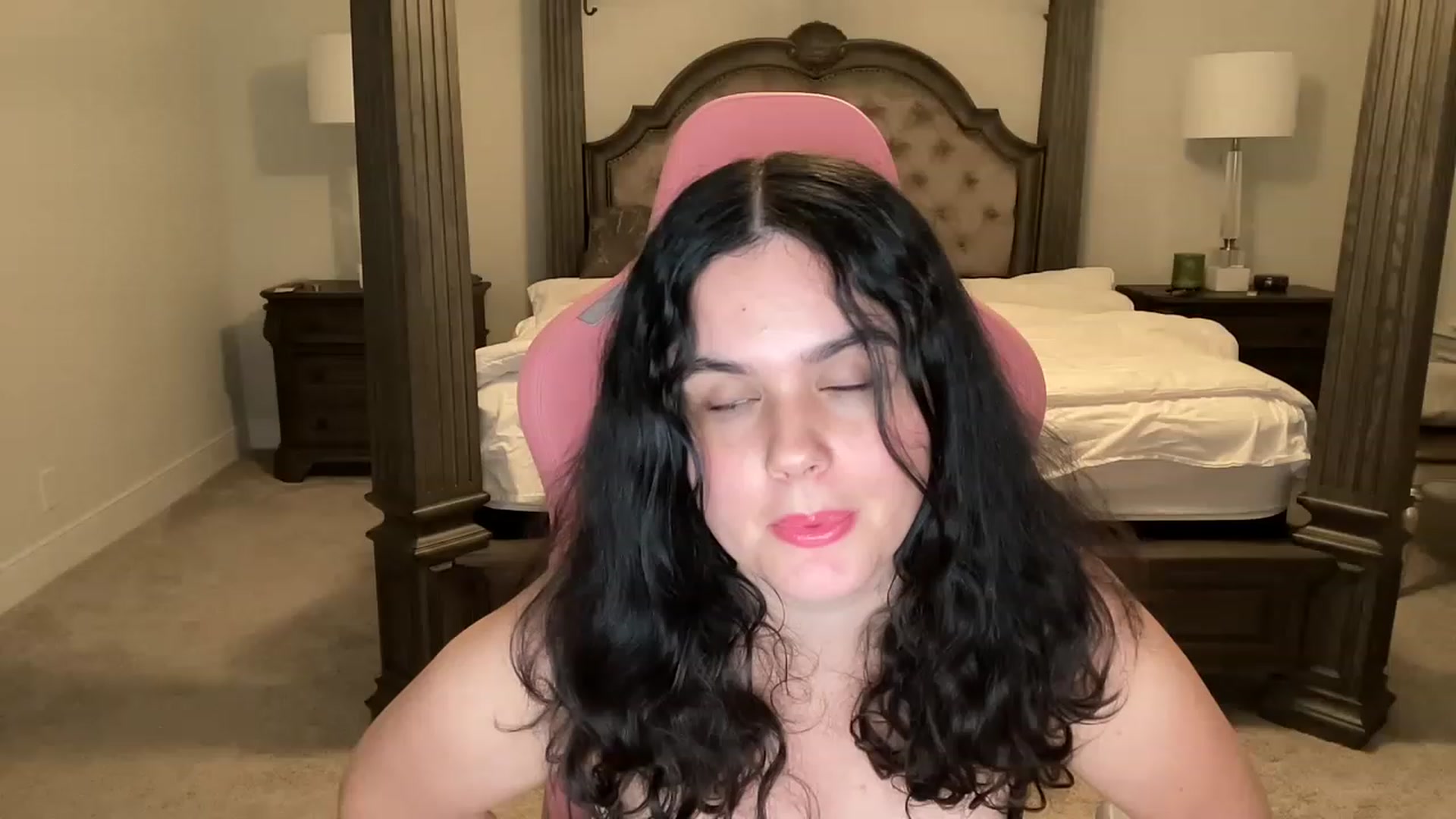 Gallery image thumbnail from Giaislovely's myfreecams stream on, 04/10/2023, 05:01 image 20 of 20