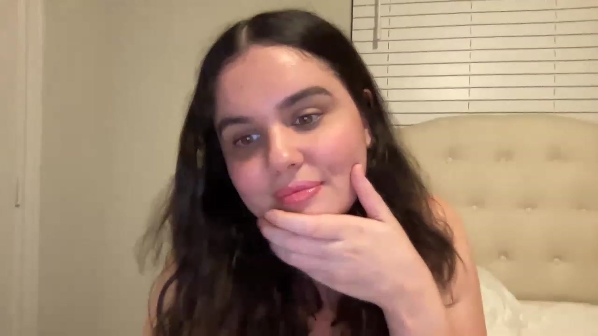 Gallery image thumbnail from Giaislovely's myfreecams stream on, 04/10/2023, 06:21 image 20 of 20