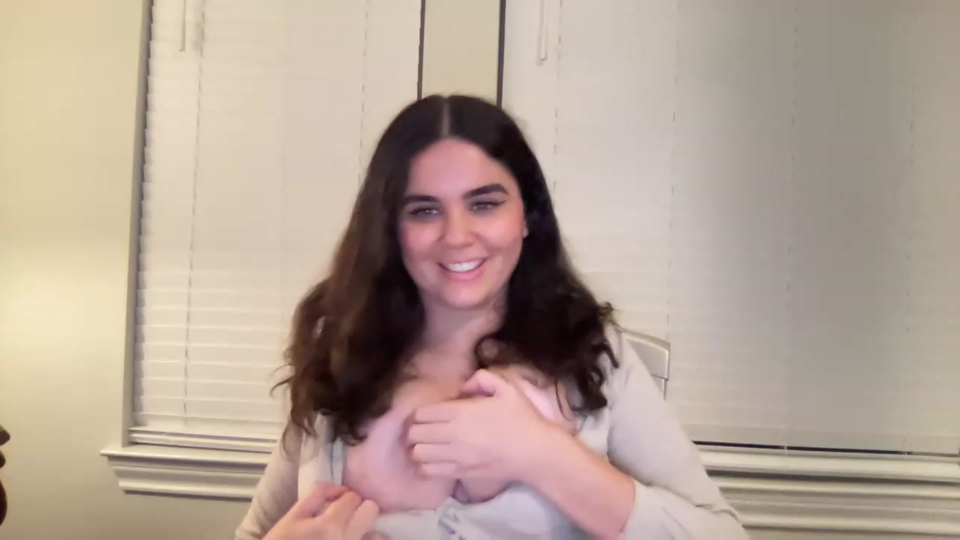 Gallery image thumbnail from Giaislovely's myfreecams stream on, 04/18/2023, 04:44 image 15 of 20