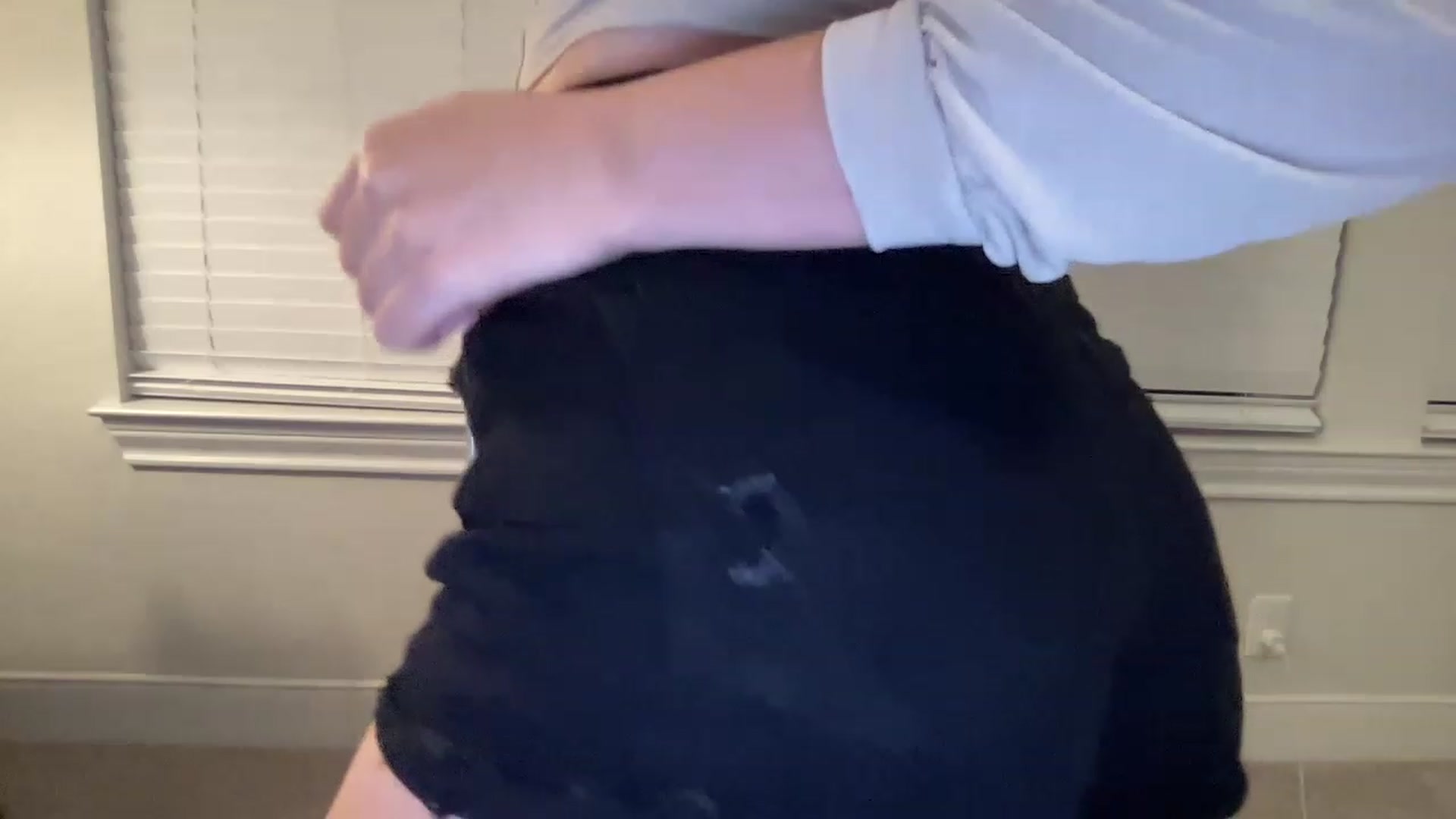 Gallery image thumbnail from Giaislovely's myfreecams stream on, 04/18/2023, 04:44 image 13 of 20