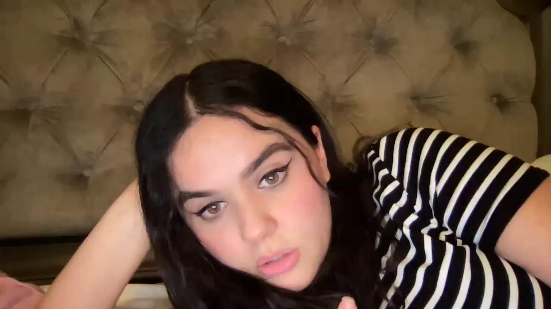 Gallery image thumbnail from Giaislovely's myfreecams stream on, 04/21/2023, 06:45 image 14 of 20