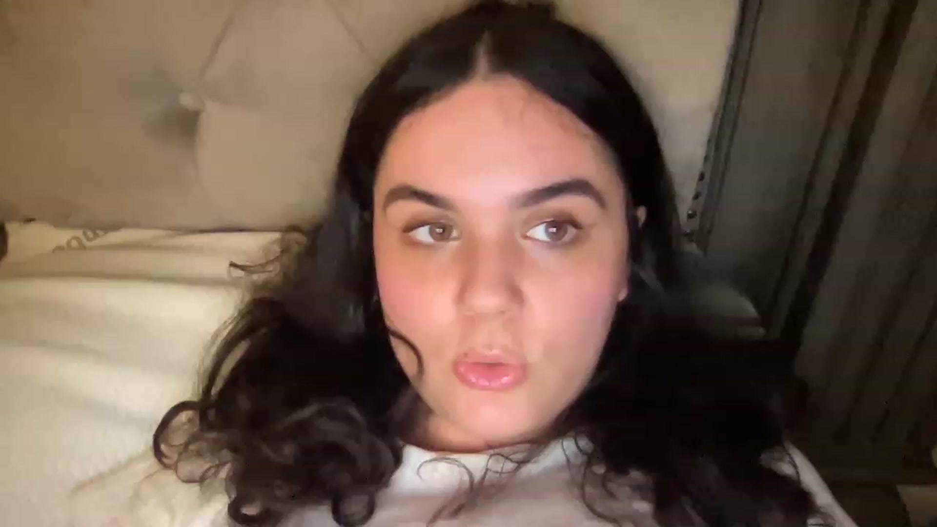 Gallery image thumbnail from Giaislovely's myfreecams stream on, 04/27/2023, 05:01 image 16 of 20