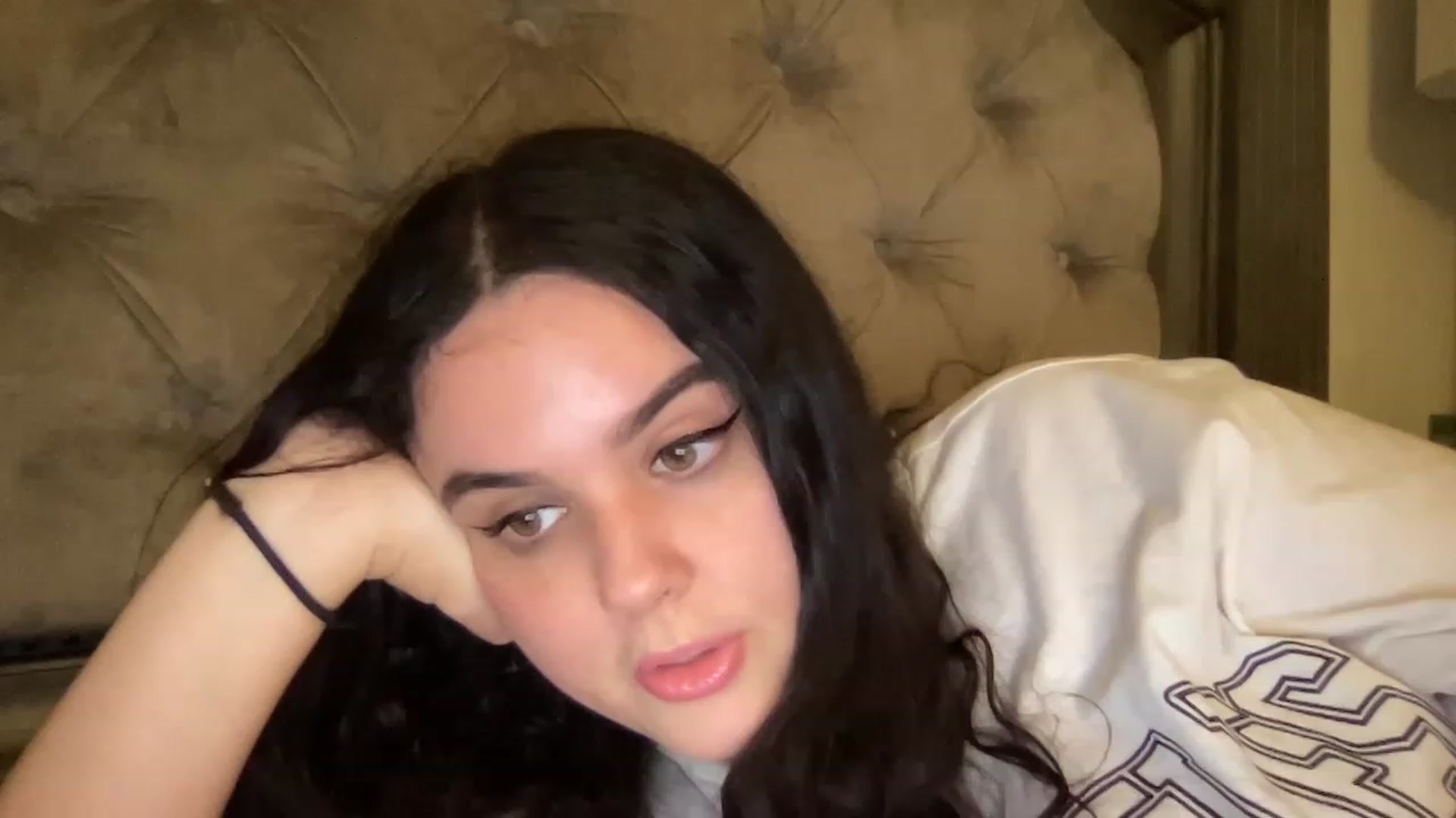 Gallery image thumbnail from Giaislovely's myfreecams stream on, 05/08/2023, 05:49 image 8 of 20