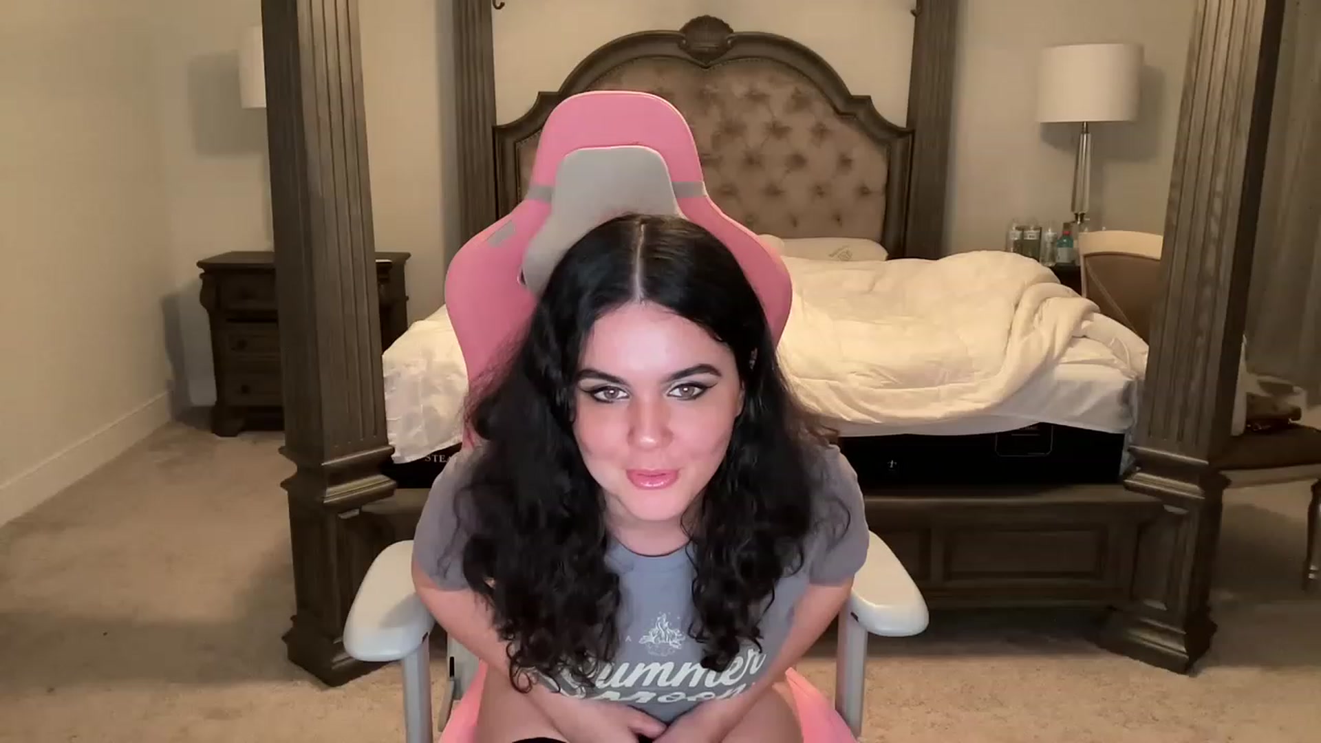 Gallery image thumbnail from Giaislovely's myfreecams stream on, 05/16/2023, 05:05 image 19 of 20