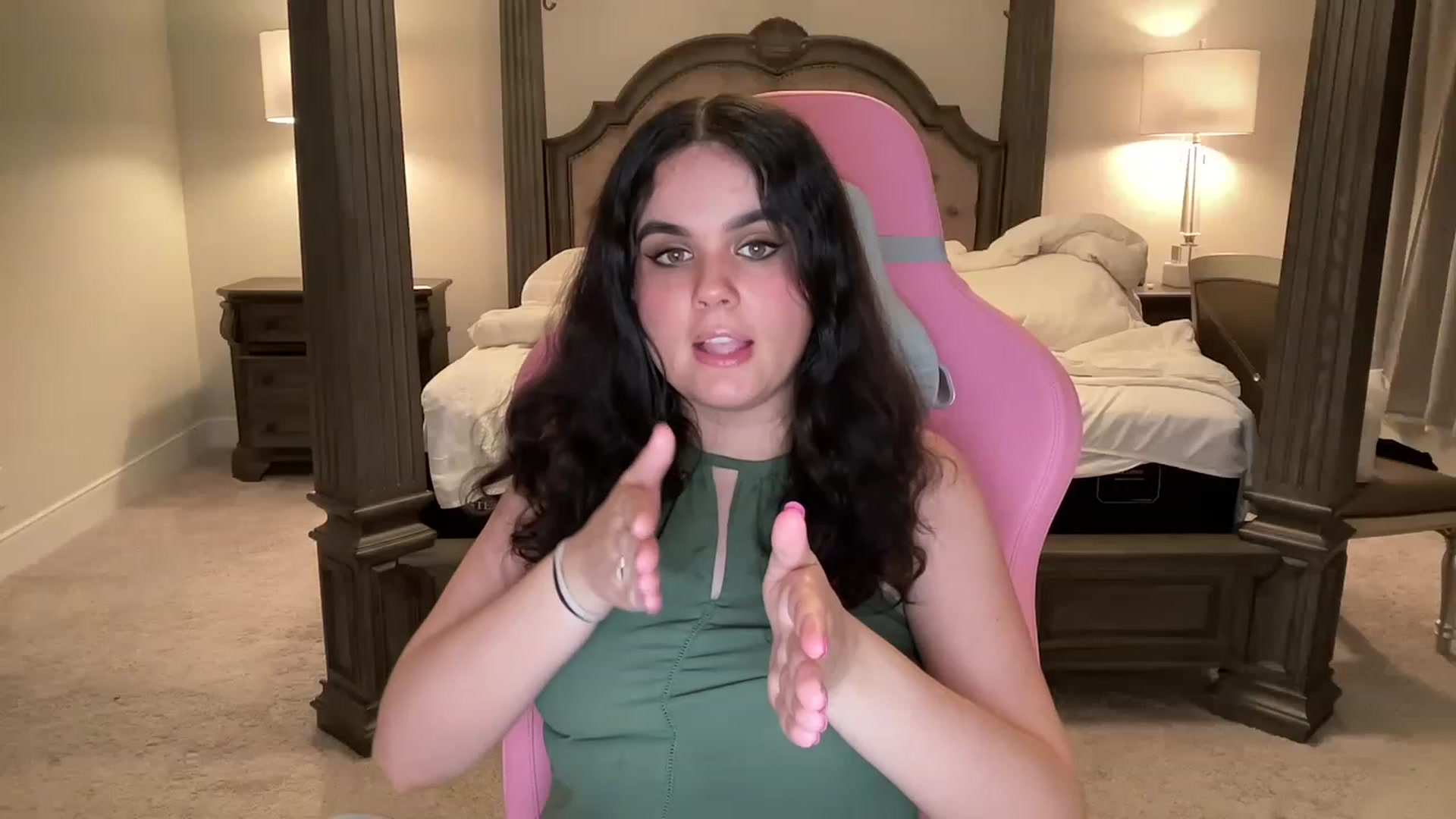 Gallery image thumbnail from Giaislovely's myfreecams stream on, 05/17/2023, 05:38 image 15 of 20