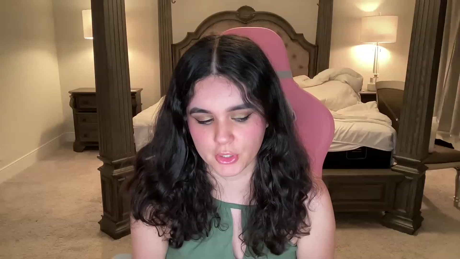 Gallery image thumbnail from Giaislovely's myfreecams stream on, 05/17/2023, 05:38 image 2 of 20