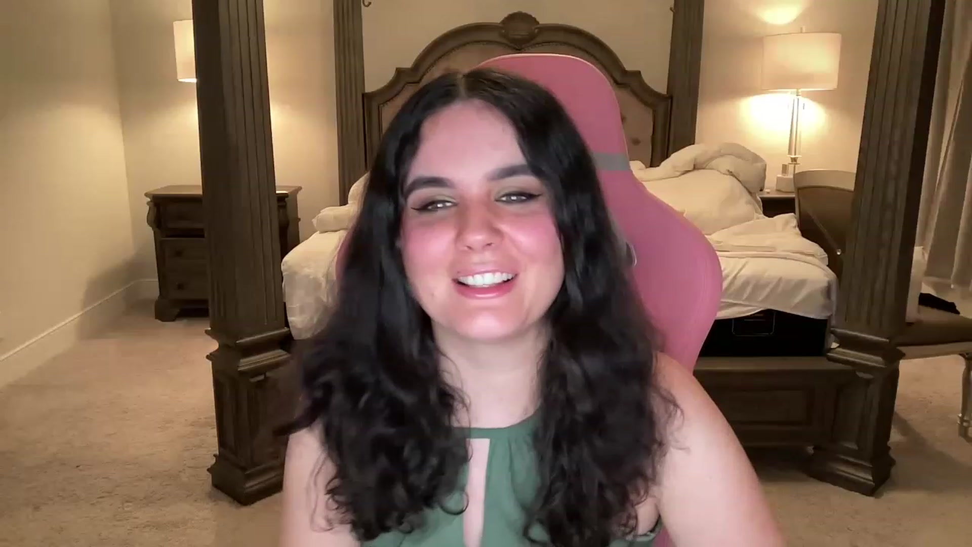 Gallery image thumbnail from Giaislovely's myfreecams stream on, 05/17/2023, 05:38 image 18 of 20