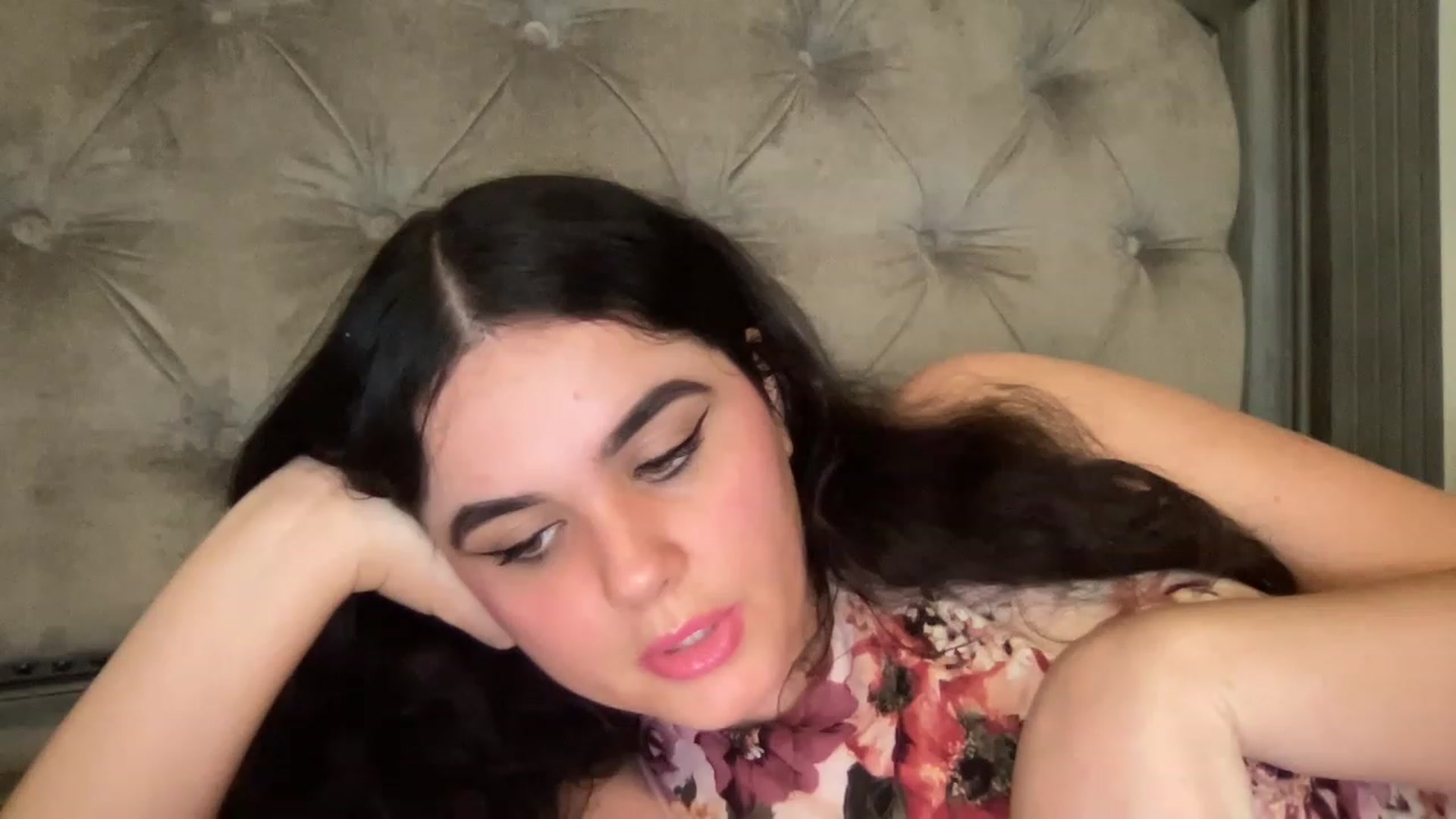 Gallery image thumbnail from Giaislovely's myfreecams stream on, 05/18/2023, 05:16 image 7 of 20