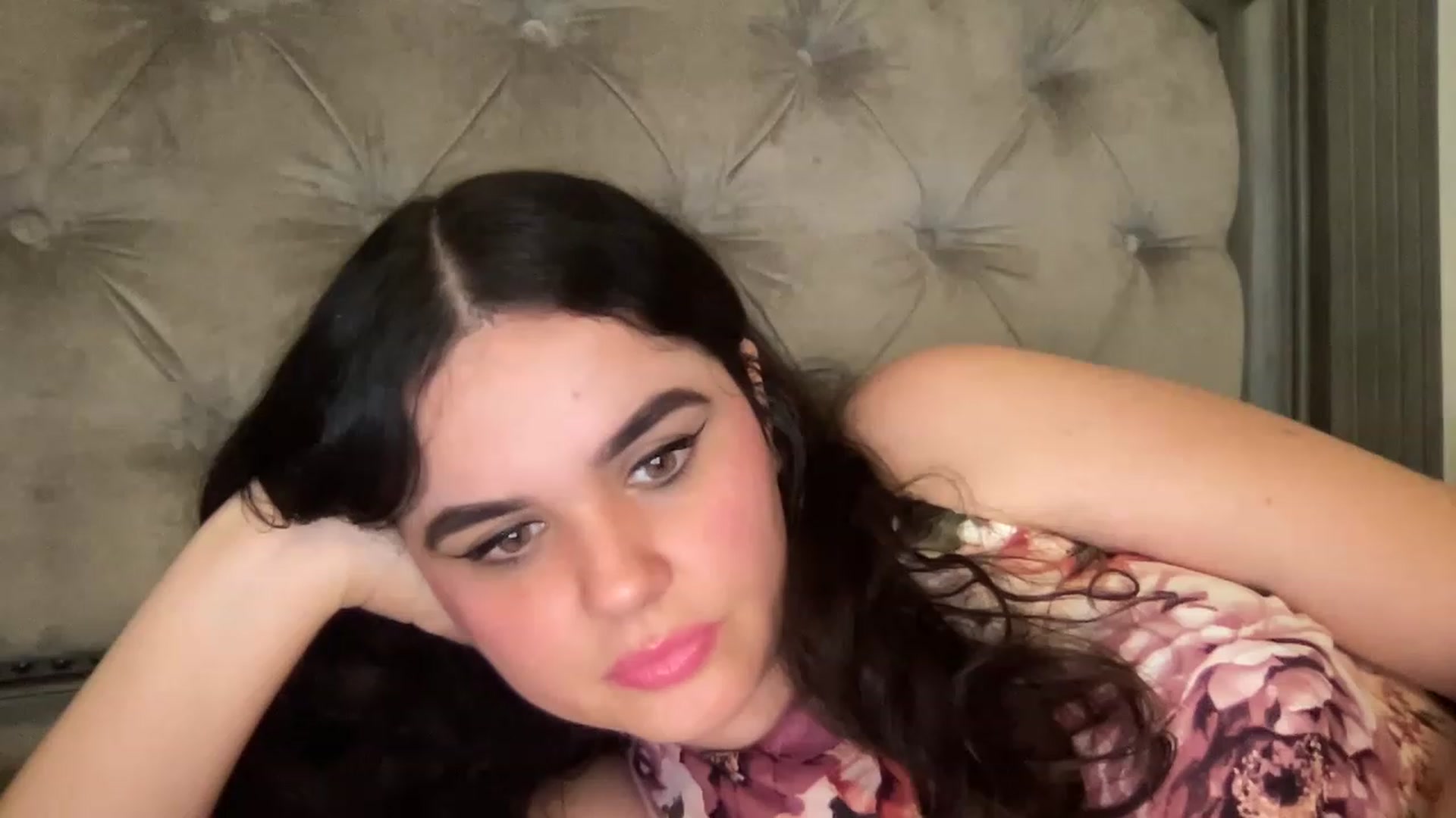 Gallery image thumbnail from Giaislovely's myfreecams stream on, 05/18/2023, 05:16 image 10 of 20