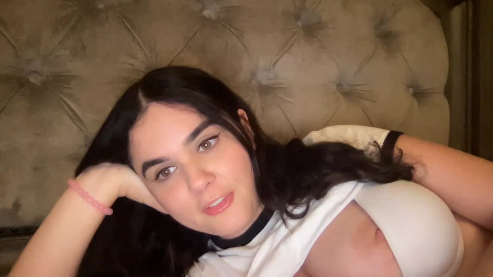 Gallery image thumbnail from Giaislovely's myfreecams stream on, 05/22/2023, 05:04 image 5 of 20