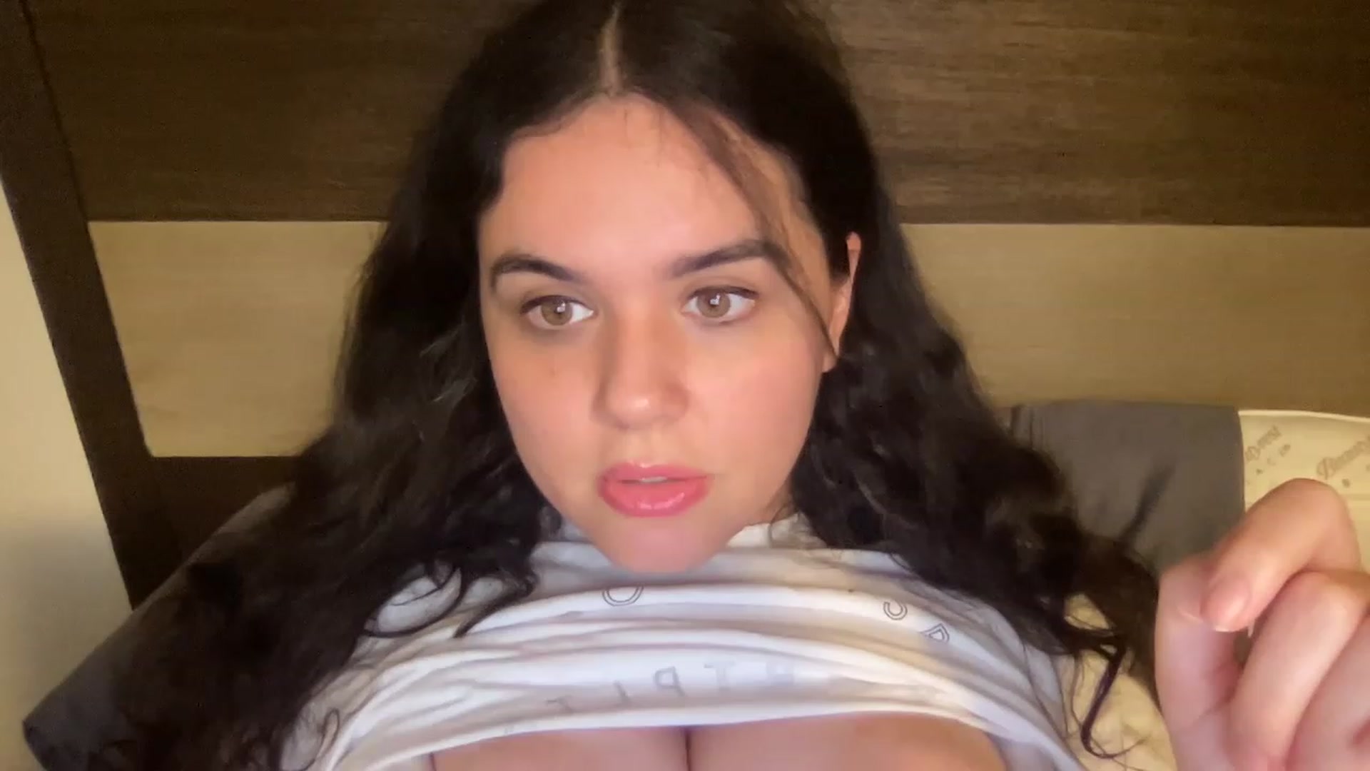 Gallery image thumbnail from Giaislovely's myfreecams stream on, 06/01/2023, 05:50 image 14 of 20