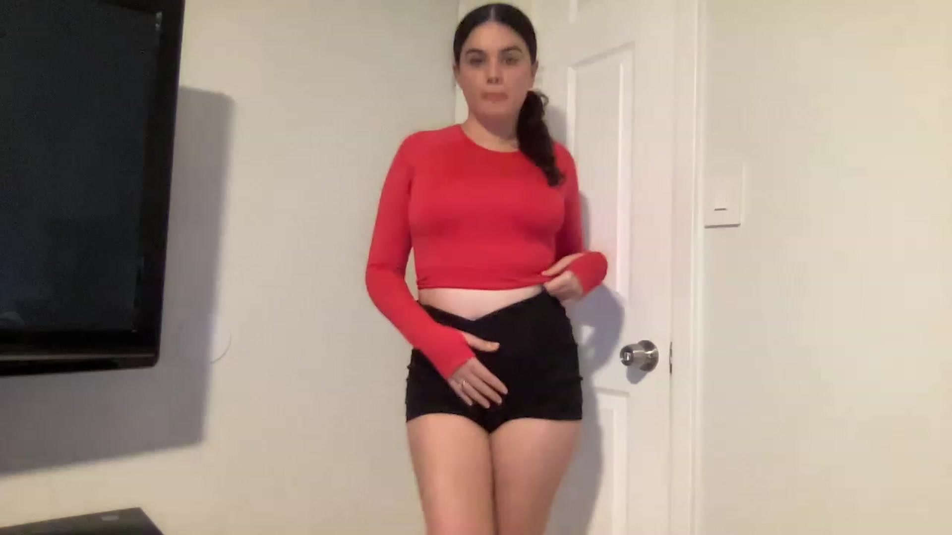 Gallery image thumbnail from Giaislovely's myfreecams stream on, 06/05/2023, 04:48 image 2 of 20