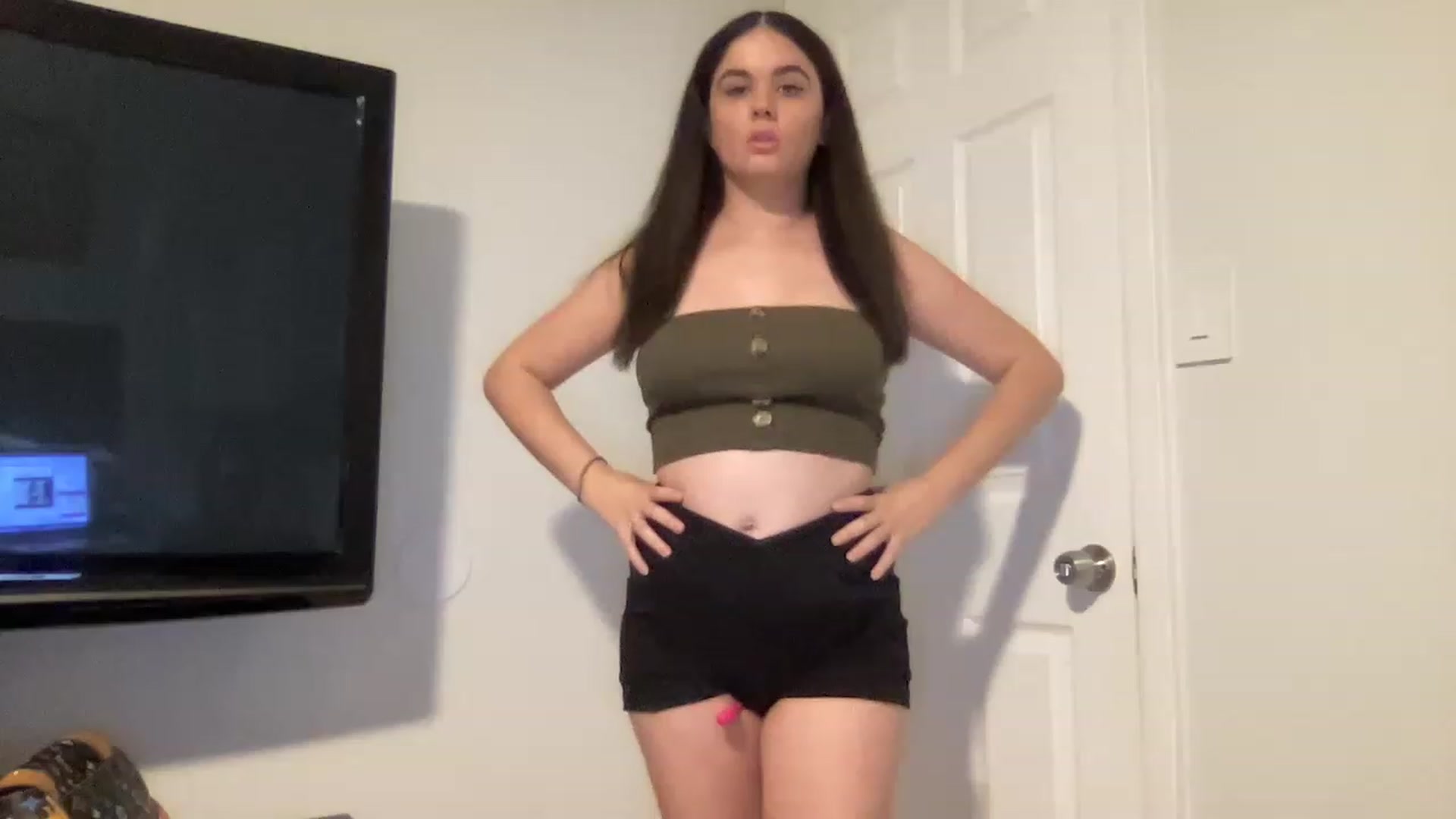 Gallery image thumbnail from Giaislovely's myfreecams stream on, 06/08/2023, 03:47 image 3 of 20