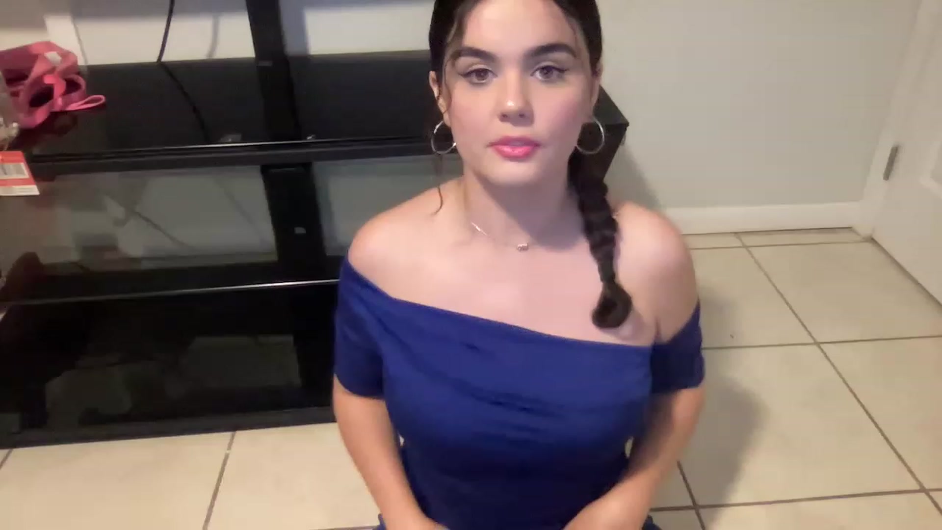 Gallery image thumbnail from Giaislovely's myfreecams stream on, 06/13/2023, 04:07 image 8 of 20