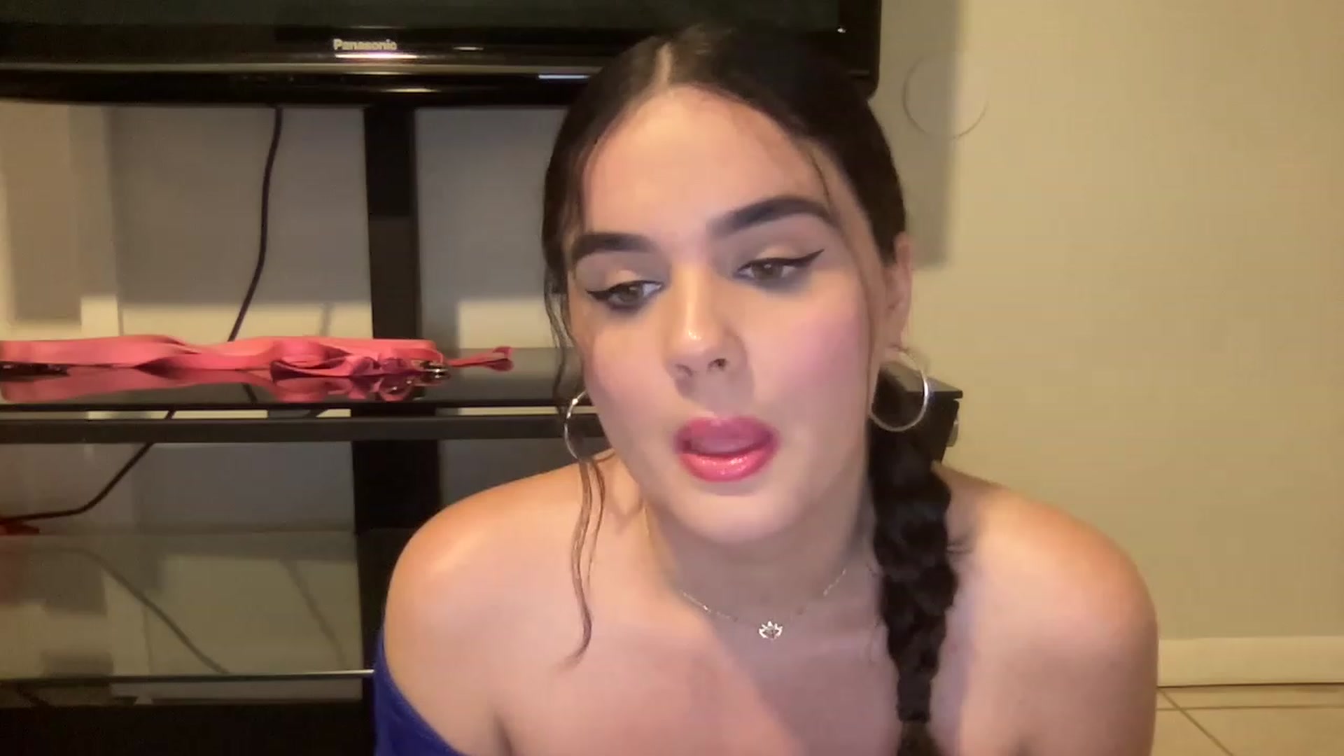 Gallery image thumbnail from Giaislovely's myfreecams stream on, 06/13/2023, 04:07 image 4 of 20