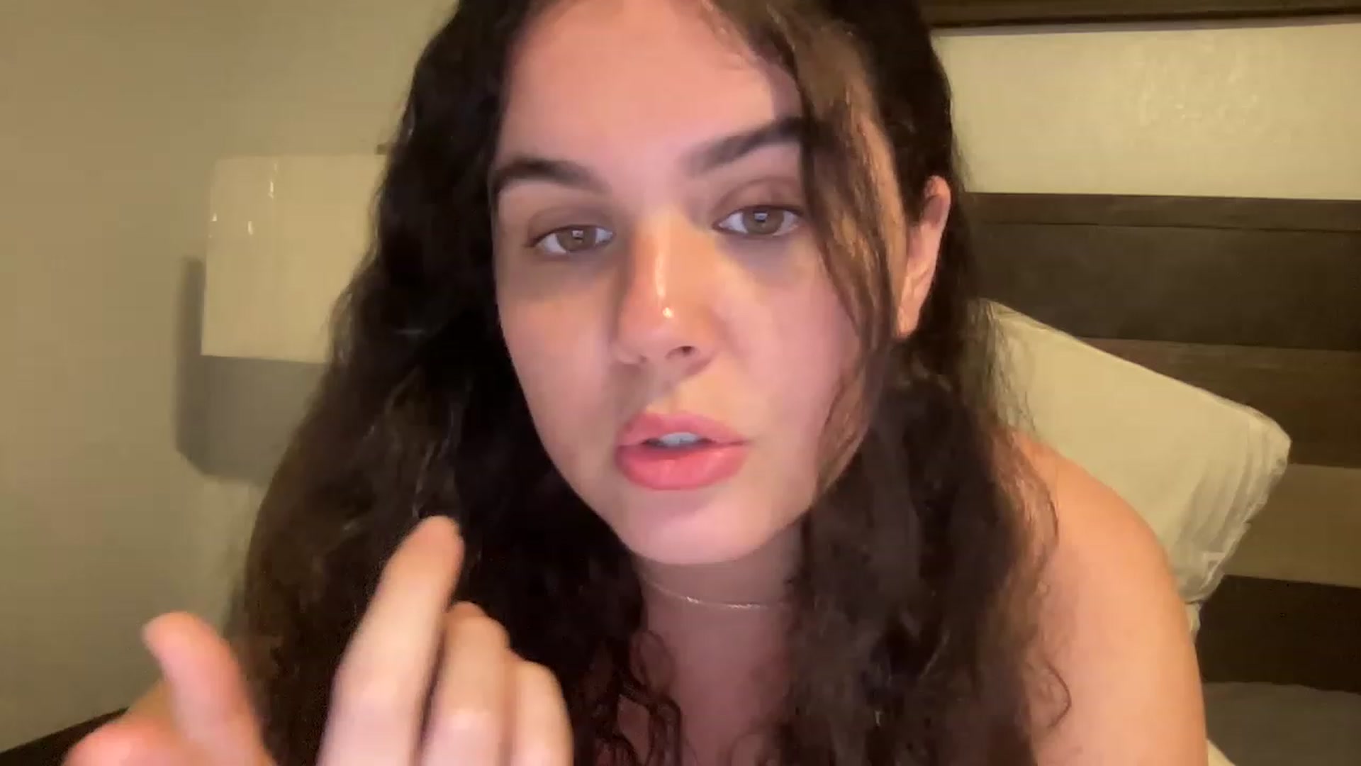 Gallery image thumbnail from Giaislovely's myfreecams stream on, 06/19/2023, 04:46 image 19 of 20
