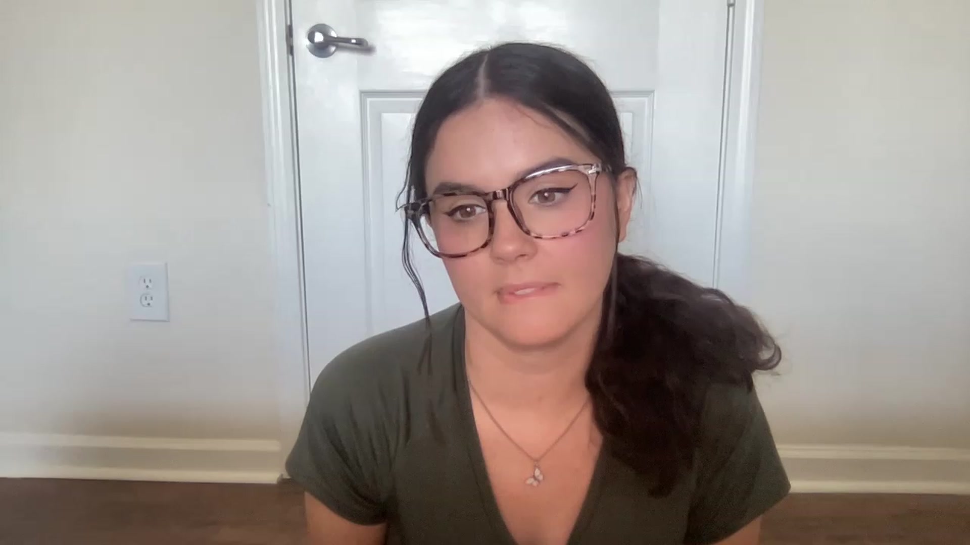 Gallery image thumbnail from Giaislovely's myfreecams stream on, 08/08/2023, 23:00 image 16 of 20