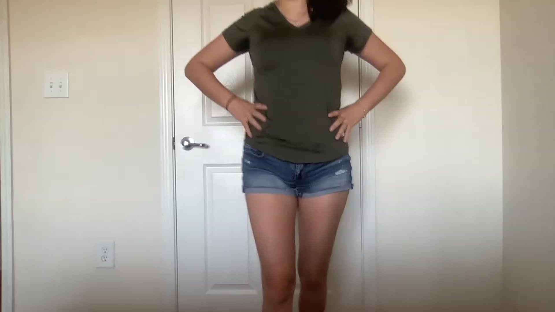 Gallery image thumbnail from Giaislovely's myfreecams stream on, 08/08/2023, 23:00 image 4 of 20