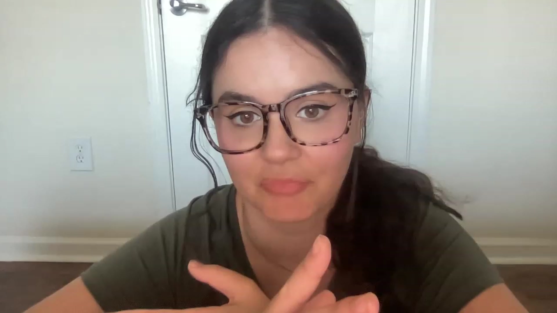 Gallery image thumbnail from Giaislovely's myfreecams stream on, 08/08/2023, 23:00 image 17 of 20