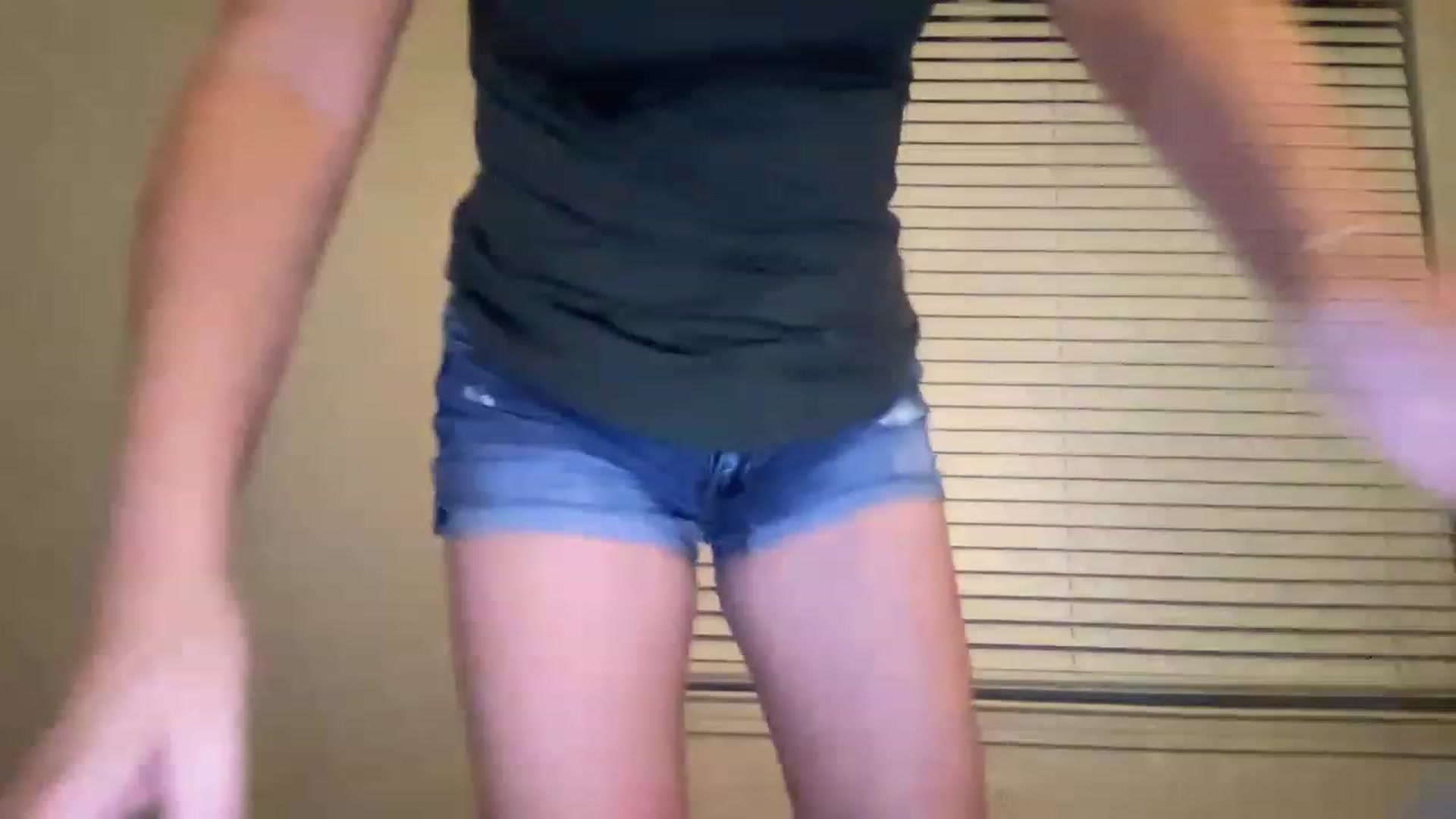 Gallery image thumbnail from Giaislovely's myfreecams stream on, 08/09/2023, 04:24 image 4 of 20