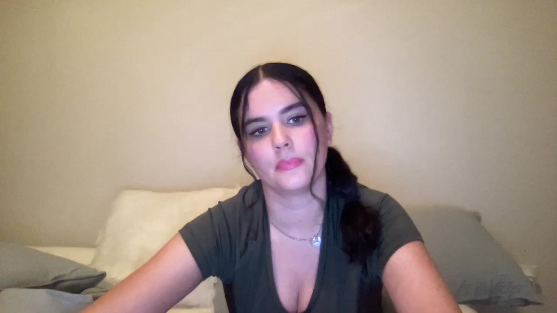 Gallery image thumbnail from Giaislovely's myfreecams stream on, 08/09/2023, 06:14 image 14 of 20