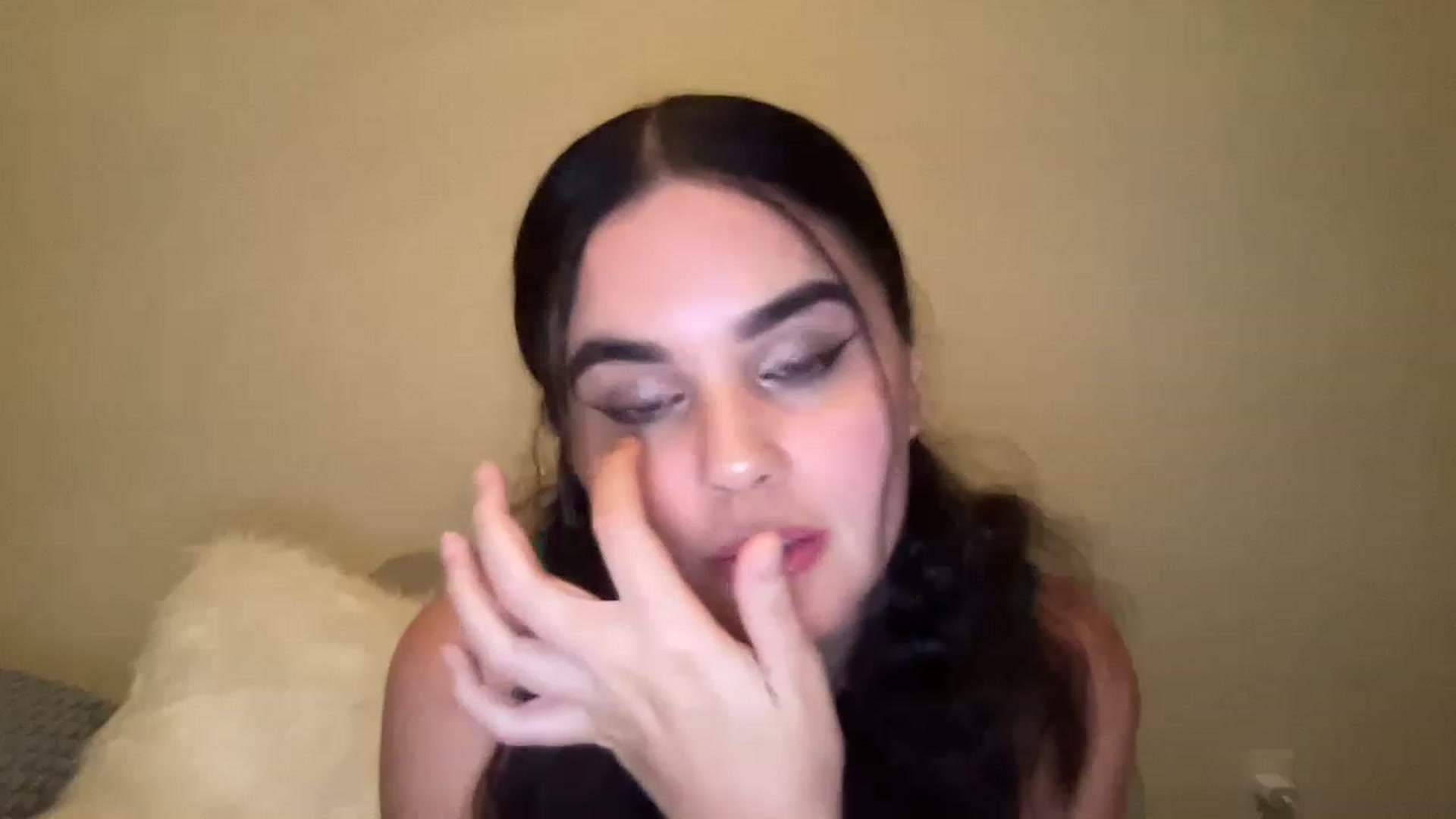 Gallery image thumbnail from Giaislovely's myfreecams stream on, 08/10/2023, 05:18 image 5 of 20