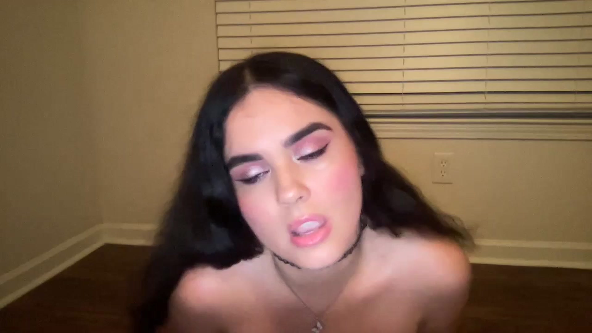 Gallery image thumbnail from Giaislovely's myfreecams stream on, 08/13/2023, 07:01 image 11 of 20