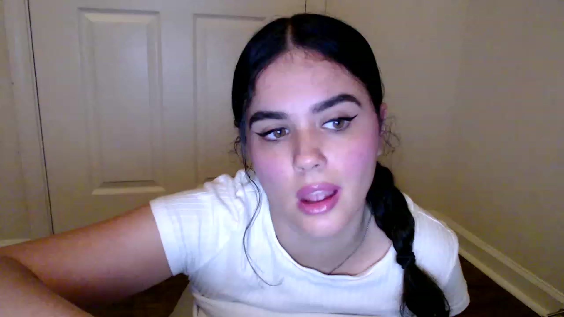 Gallery image thumbnail from Giaislovely's myfreecams stream on, 08/16/2023, 04:10 image 8 of 20