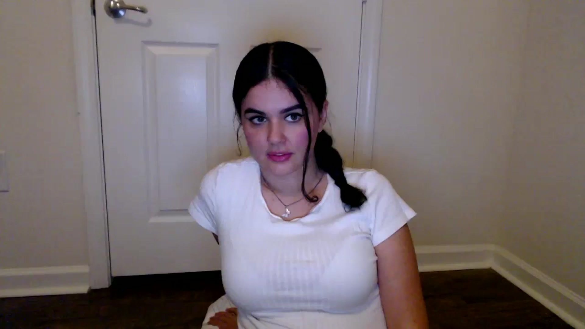 Gallery image thumbnail from Giaislovely's myfreecams stream on, 08/16/2023, 05:56 image 9 of 20