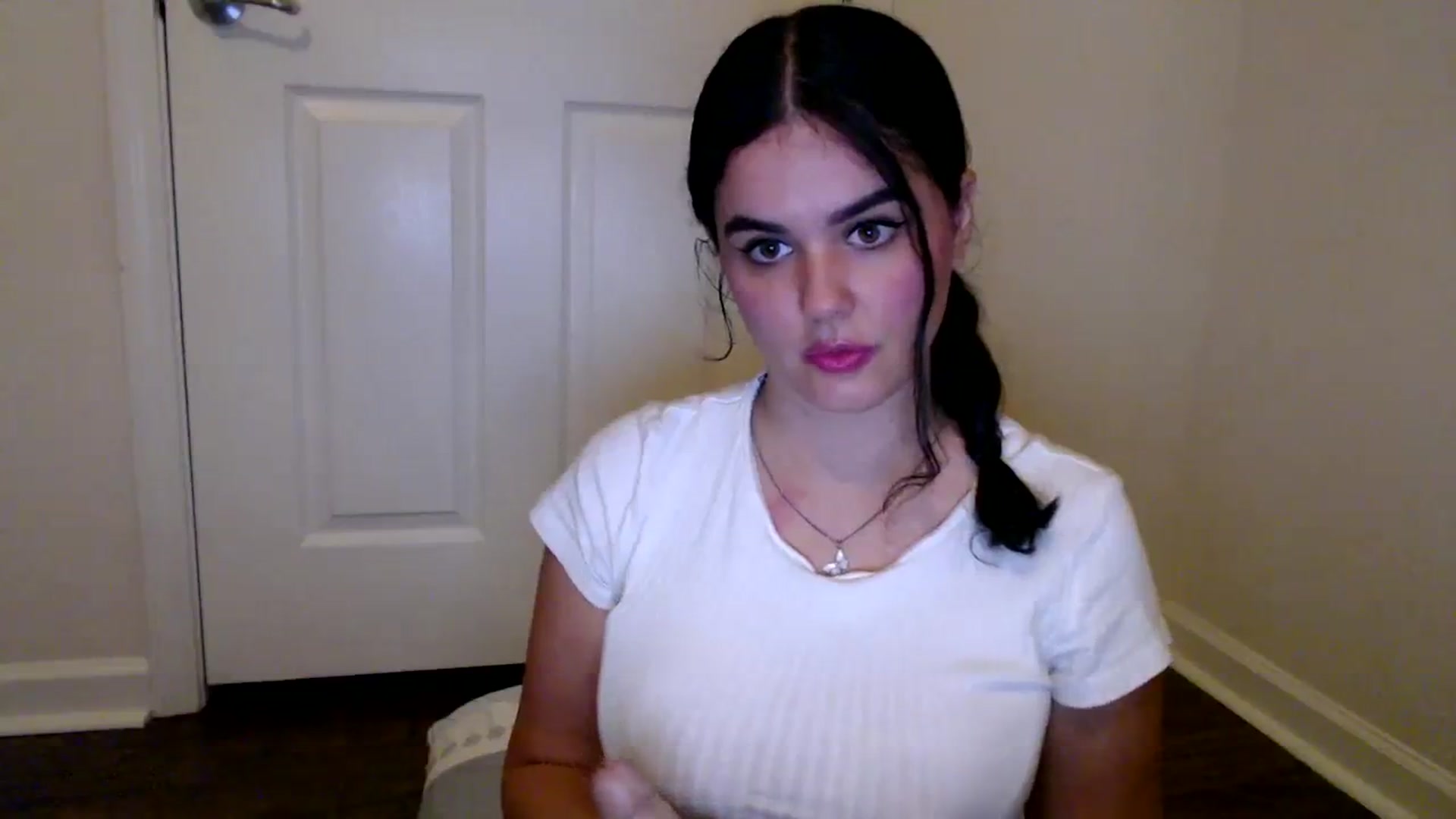 Gallery image thumbnail from Giaislovely's myfreecams stream on, 08/16/2023, 05:56 image 14 of 20