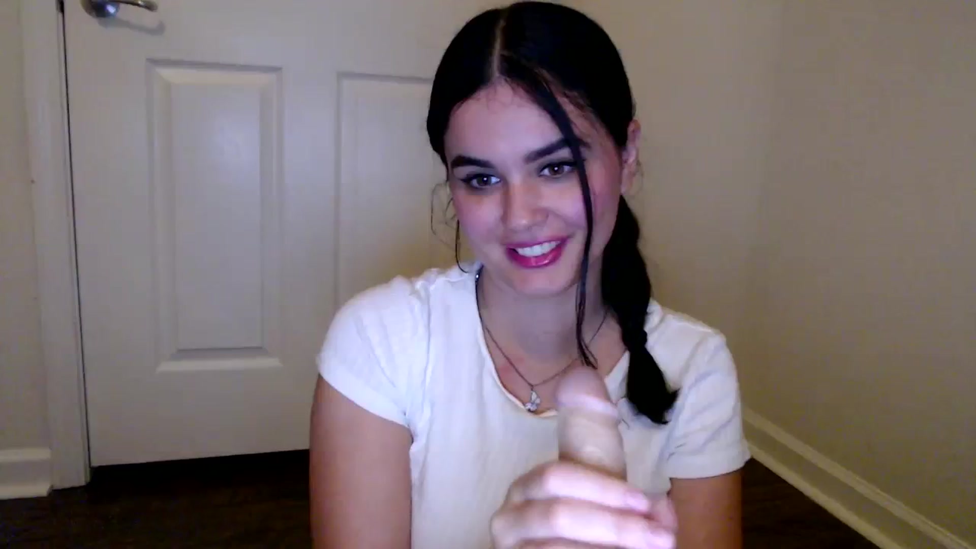 Gallery image thumbnail from Giaislovely's myfreecams stream on, 08/16/2023, 05:56 image 17 of 20