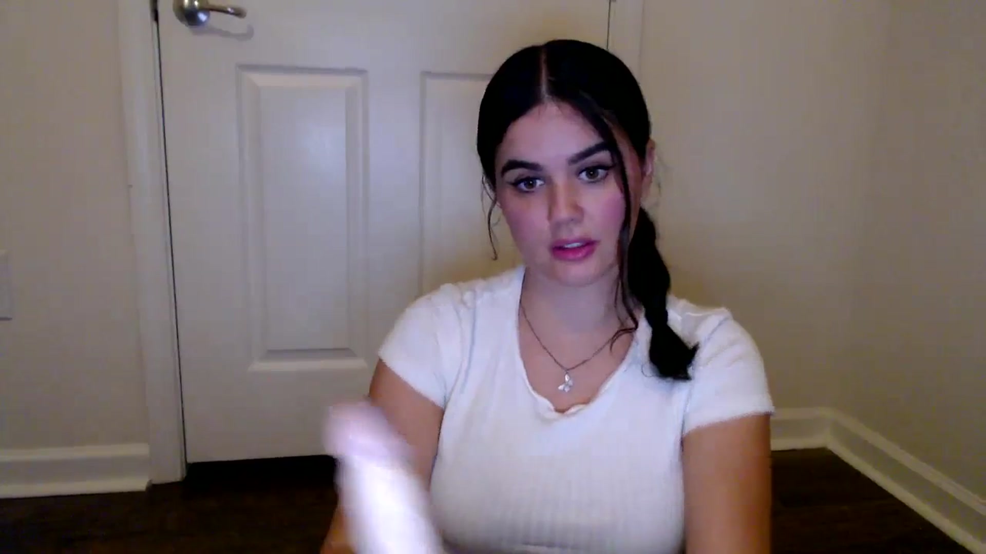 Gallery image thumbnail from Giaislovely's myfreecams stream on, 08/16/2023, 05:56 image 8 of 20