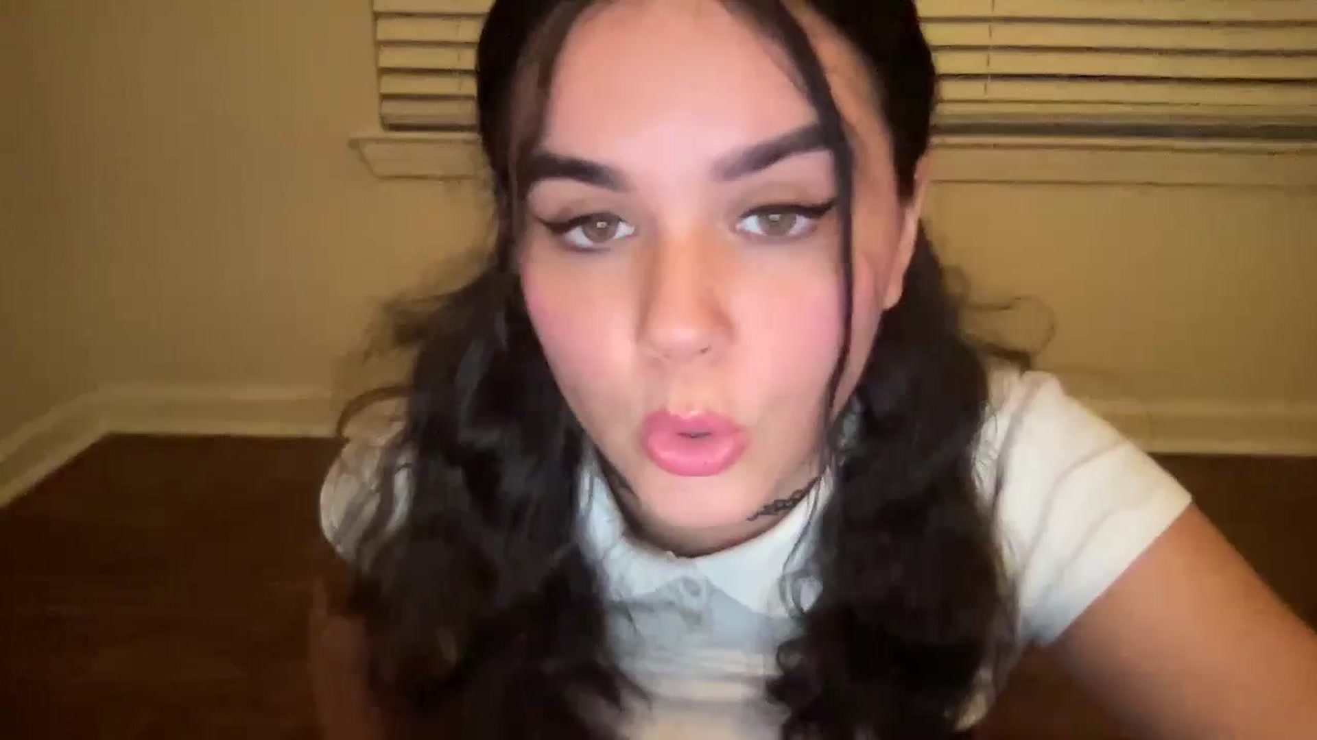 Gallery image thumbnail from Giaislovely's myfreecams stream on, 08/22/2023, 07:02 image 1 of 20