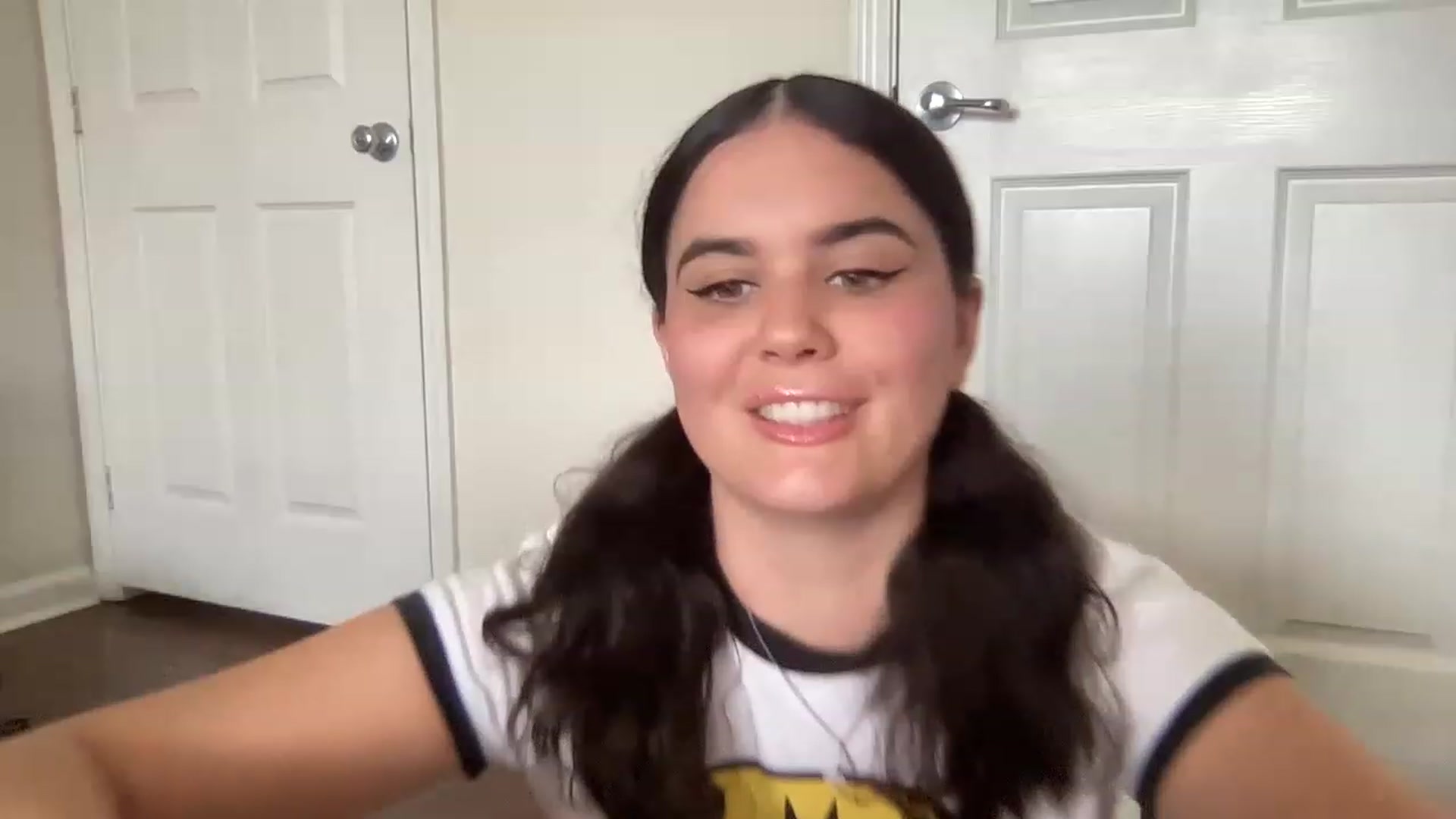 Gallery image thumbnail from Giaislovely's myfreecams stream on, 08/24/2023, 22:52 image 17 of 20