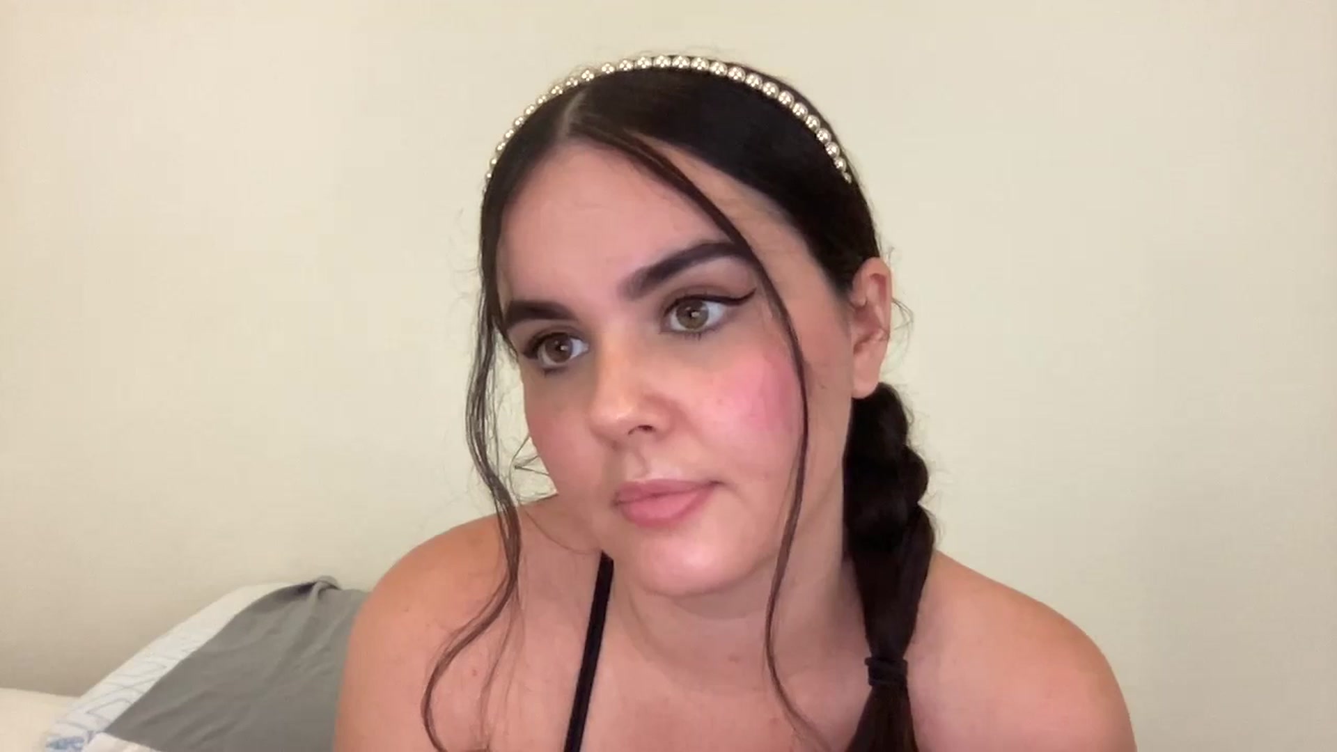 Gallery image thumbnail from Giaislovely's myfreecams stream on, 09/15/2023, 08:00 image 18 of 20