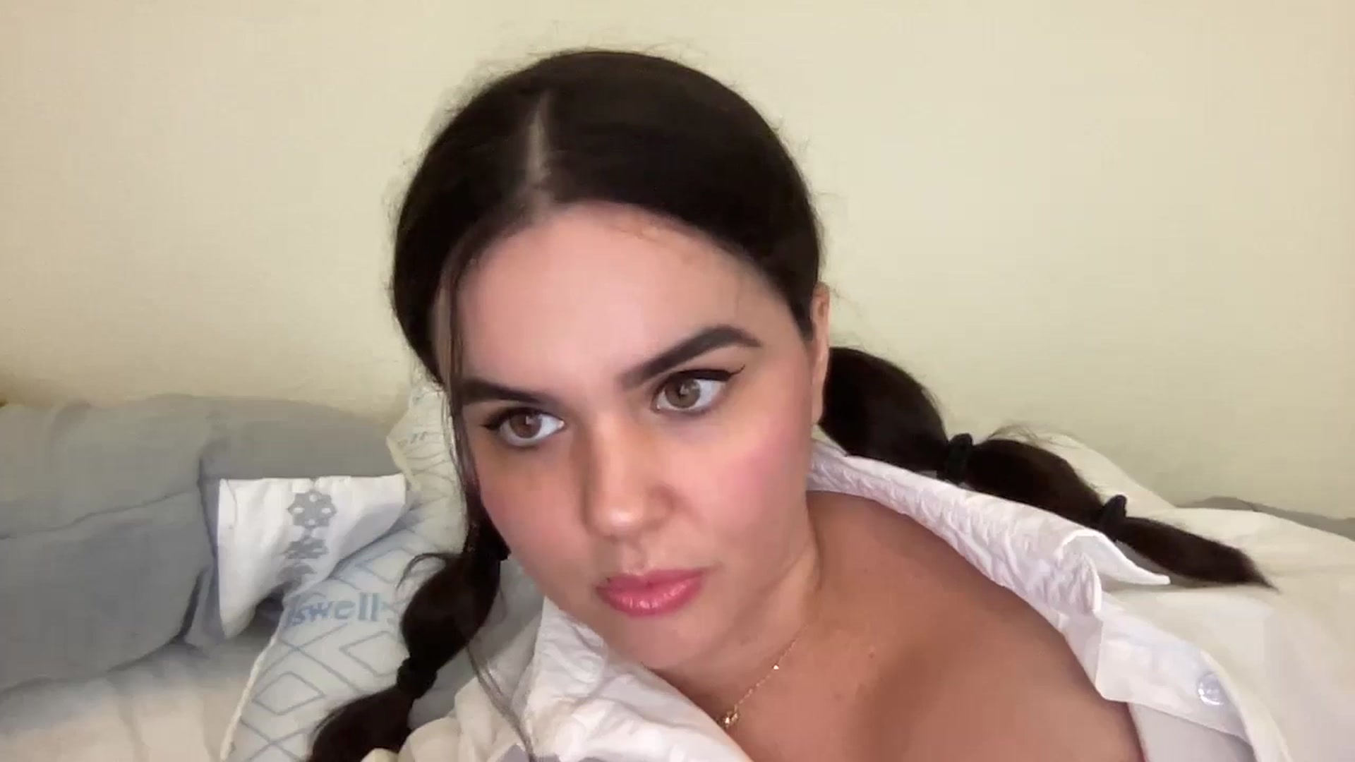 Gallery image thumbnail from Giaislovely's myfreecams stream on, 10/31/2023, 07:10 image 18 of 20