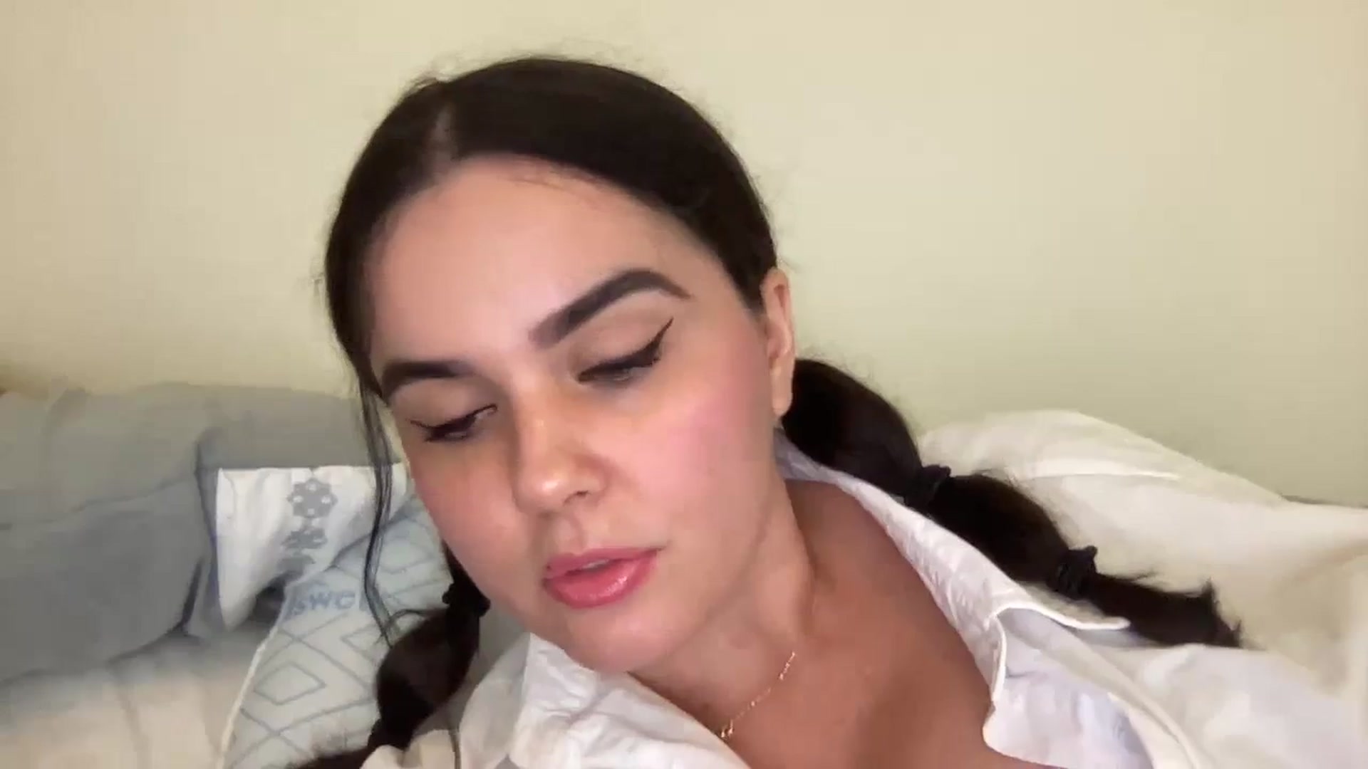 Gallery image thumbnail from Giaislovely's myfreecams stream on, 10/31/2023, 07:10 image 19 of 20