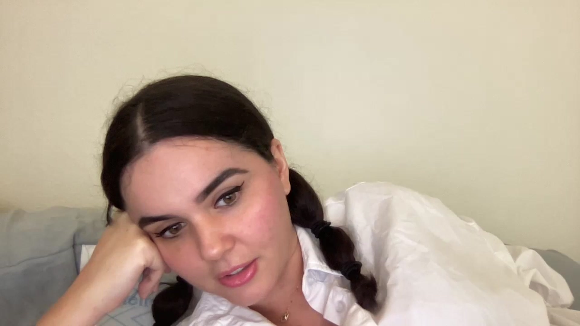 Gallery image thumbnail from Giaislovely's myfreecams stream on, 10/31/2023, 07:10 image 16 of 20