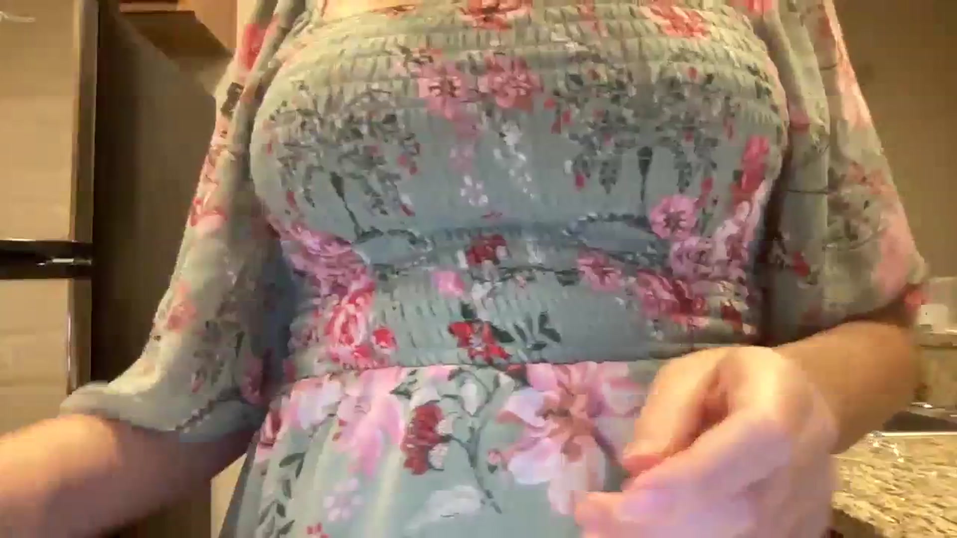 Gallery image thumbnail from Giaislovely's myfreecams stream on, 11/08/2023, 02:10 image 4 of 20