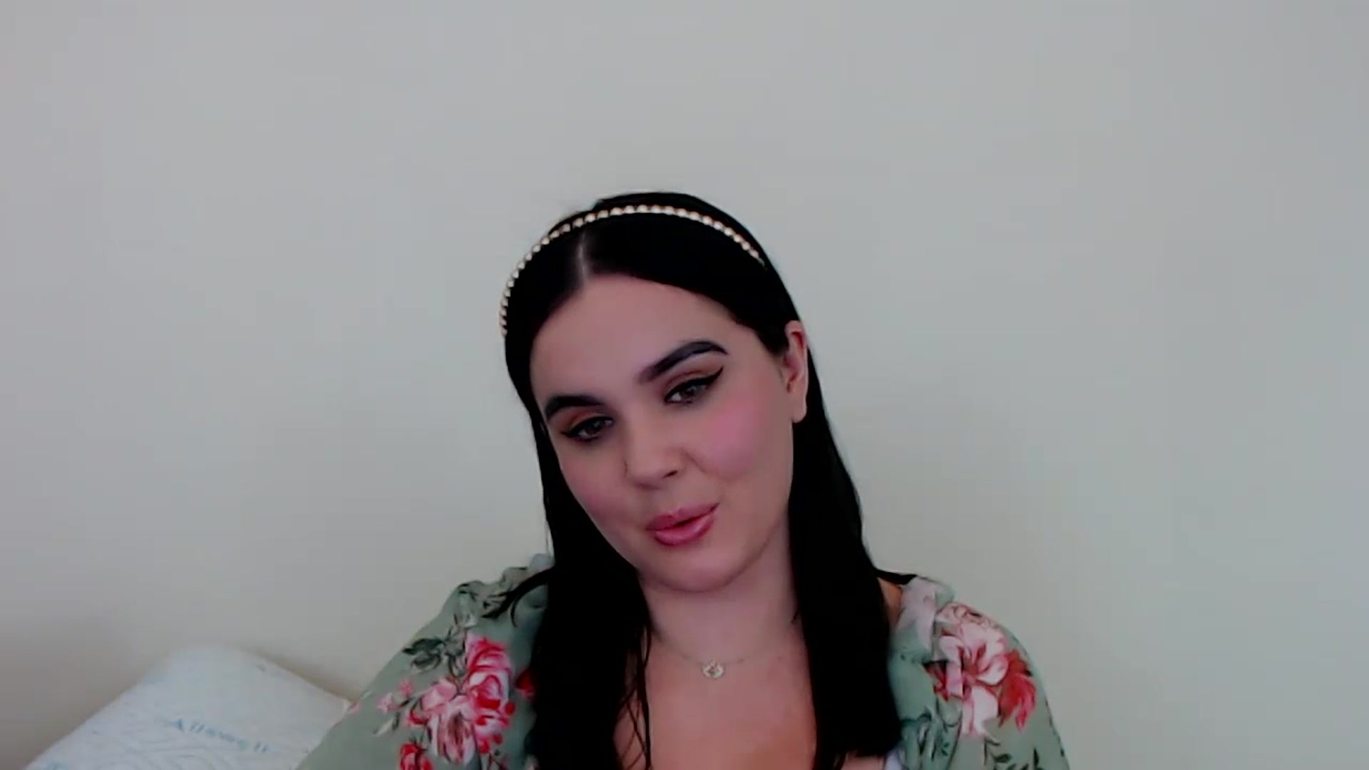 Gallery image thumbnail from Giaislovely's myfreecams stream on, 11/08/2023, 07:25 image 11 of 20