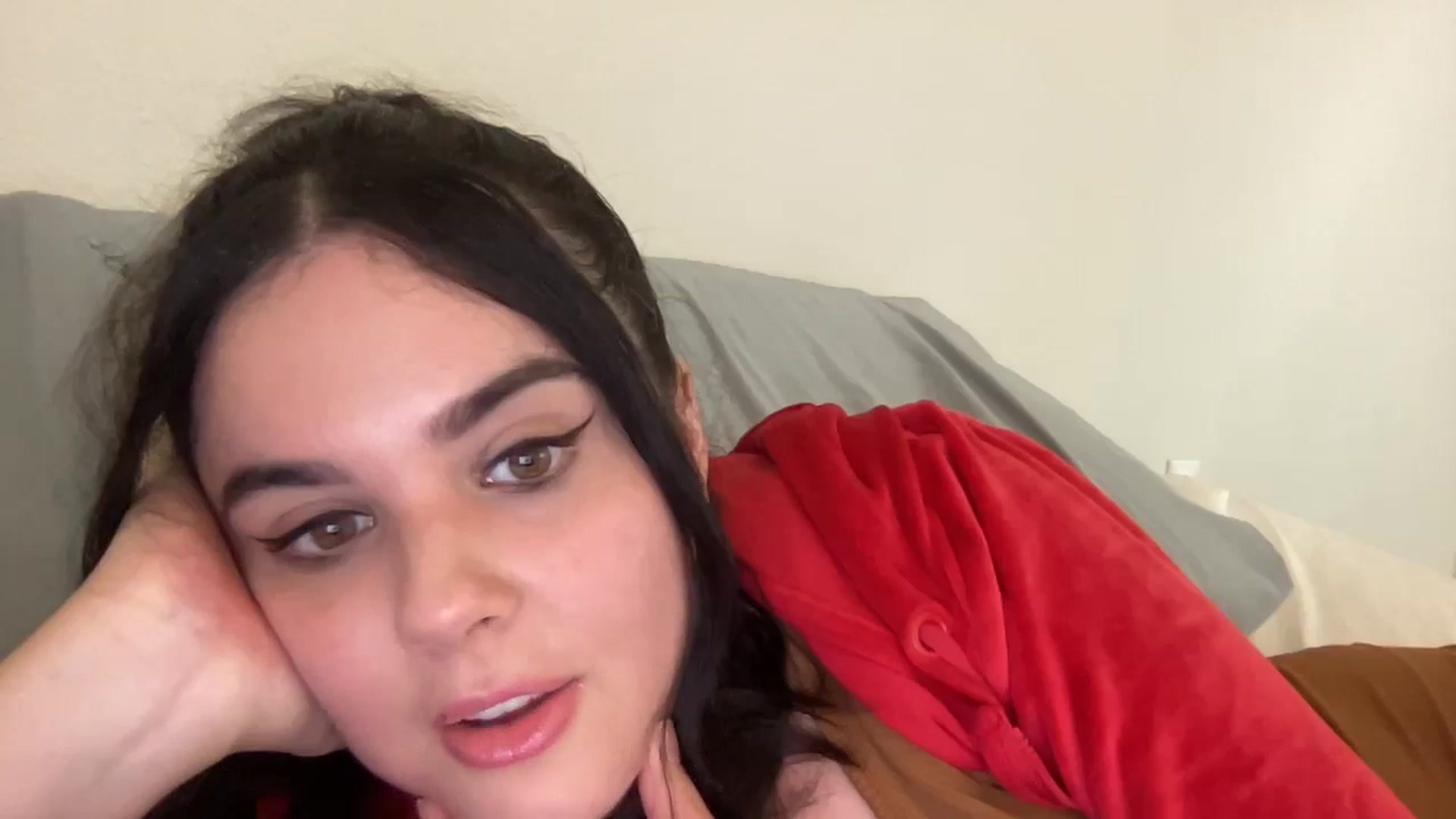 Gallery image thumbnail from Giaislovely's myfreecams stream on, 11/10/2023, 07:49 image 10 of 20