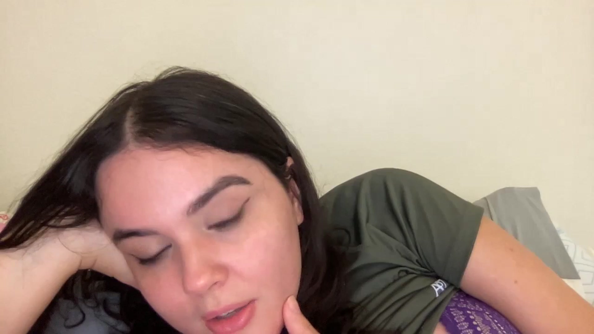 Gallery image thumbnail from Giaislovely's myfreecams stream on, 11/15/2023, 08:13 image 11 of 20