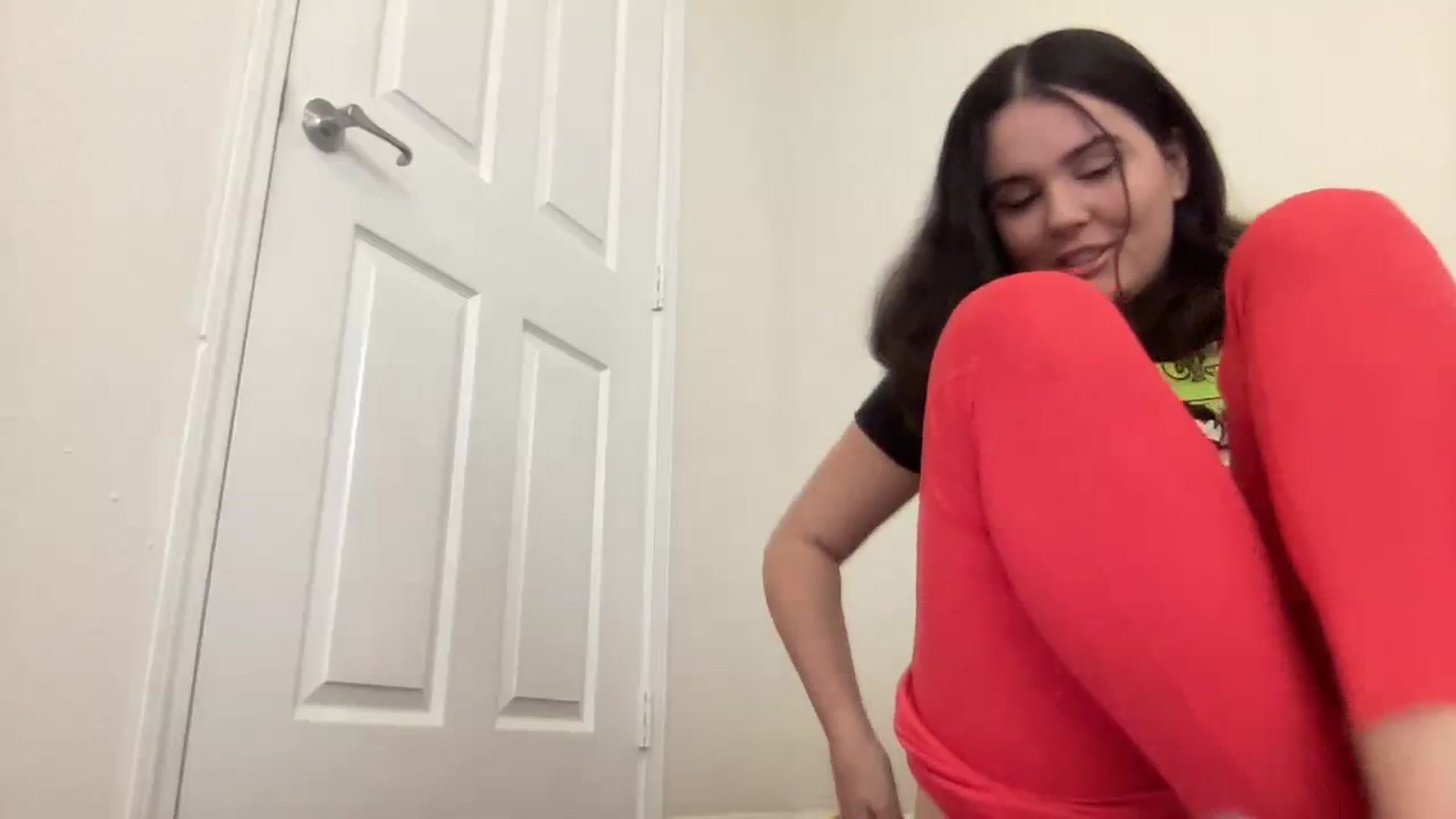 Gallery image thumbnail from Giaislovely's myfreecams stream on, 11/16/2023, 01:40 image 6 of 20