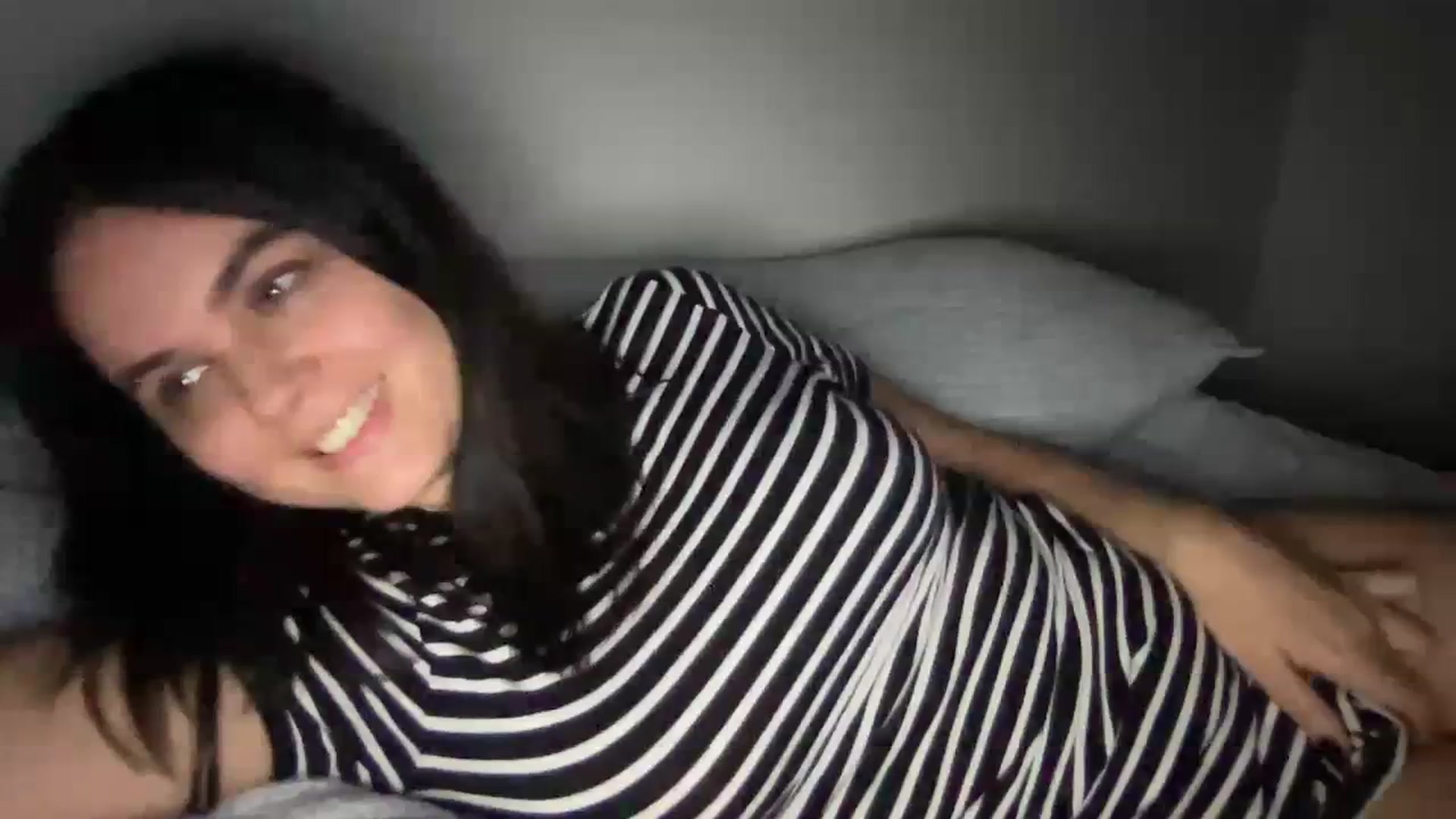 Gallery image thumbnail from Giaislovely's myfreecams stream on, 12/05/2023, 11:09 image 17 of 20