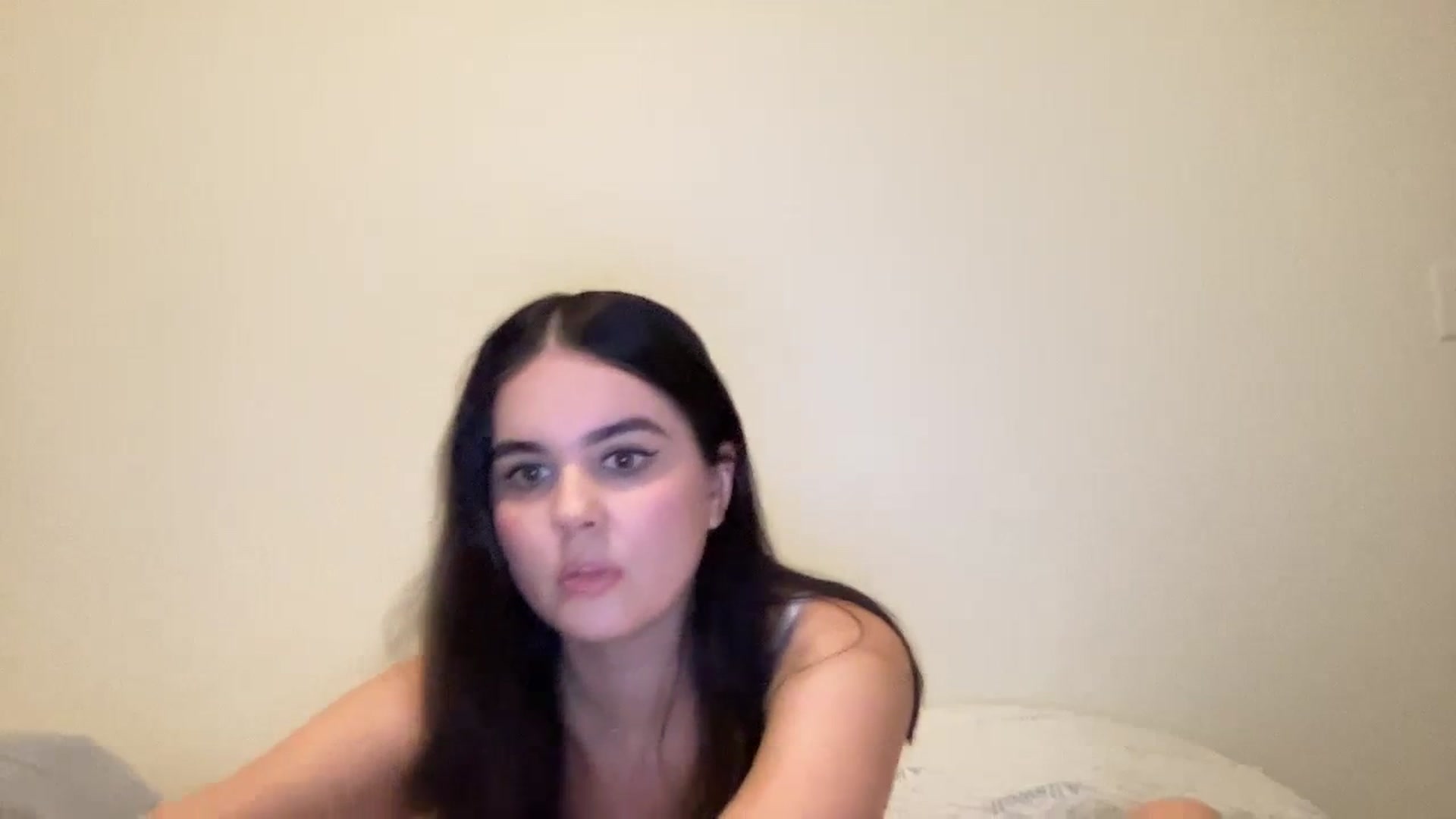 Gallery image thumbnail from Giaislovely's myfreecams stream on, 12/07/2023, 02:05 image 15 of 20