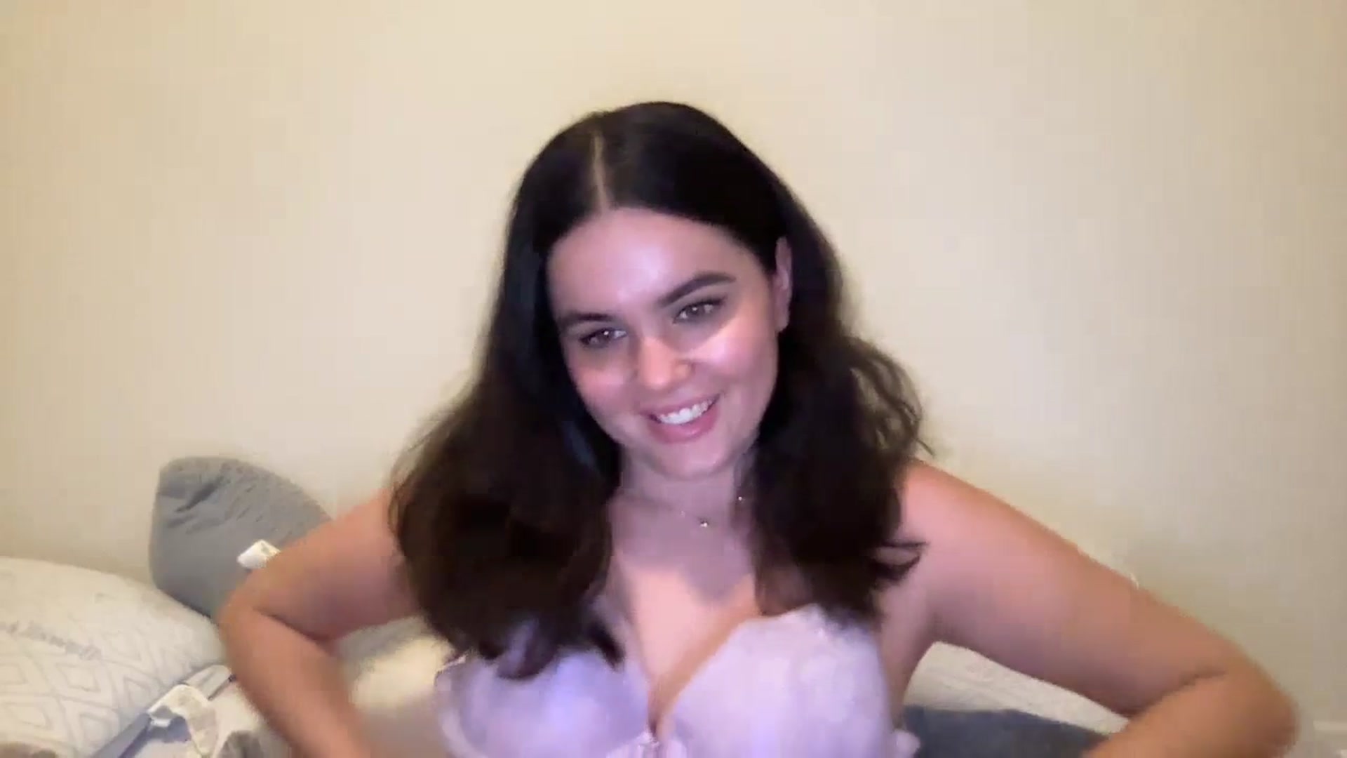 Gallery image thumbnail from Giaislovely's myfreecams stream on, 12/11/2023, 02:24 image 5 of 20