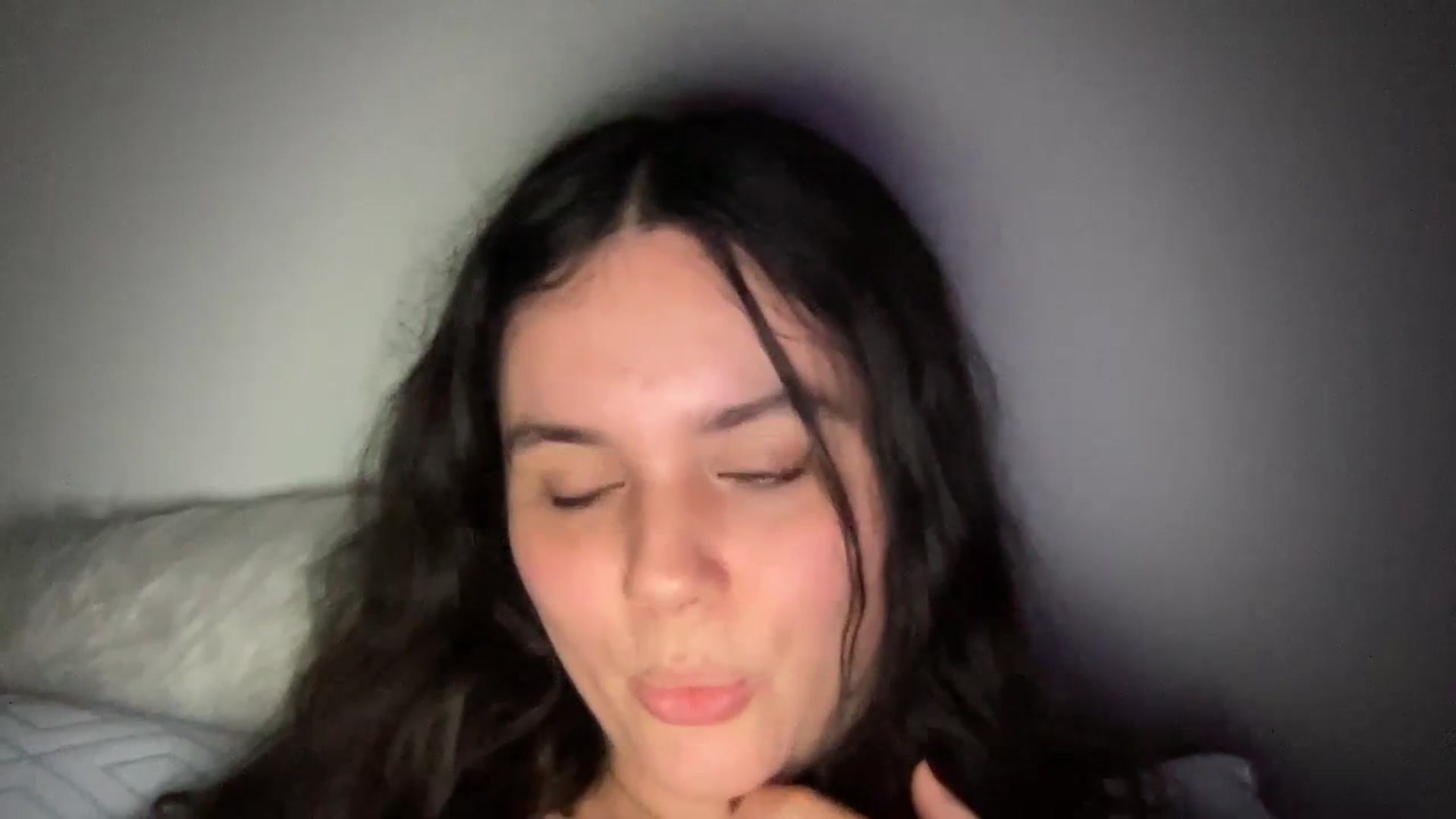 Gallery image thumbnail from Giaislovely's myfreecams stream on, 12/12/2023, 08:20 image 14 of 20