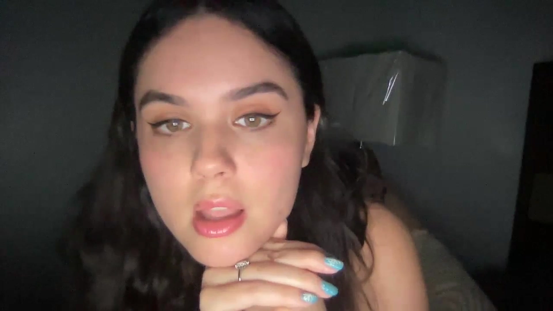 Gallery image thumbnail from Giaislovely's myfreecams stream on, 12/29/2023, 09:02 image 12 of 20